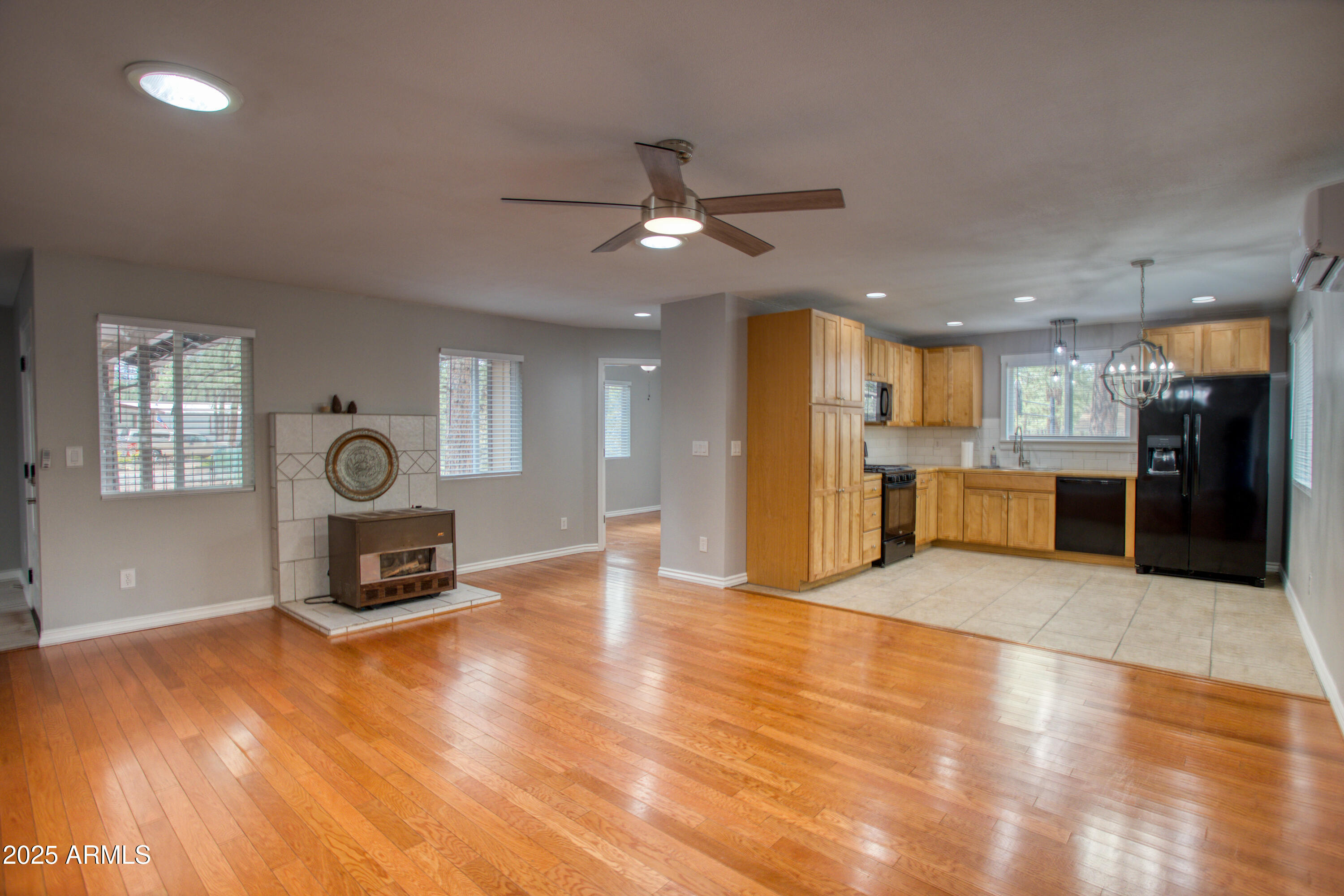 281 S 31ST Drive