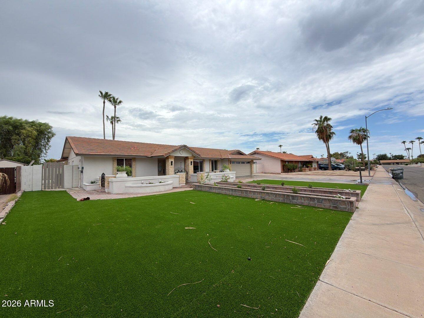 417 E MARCONI Avenue