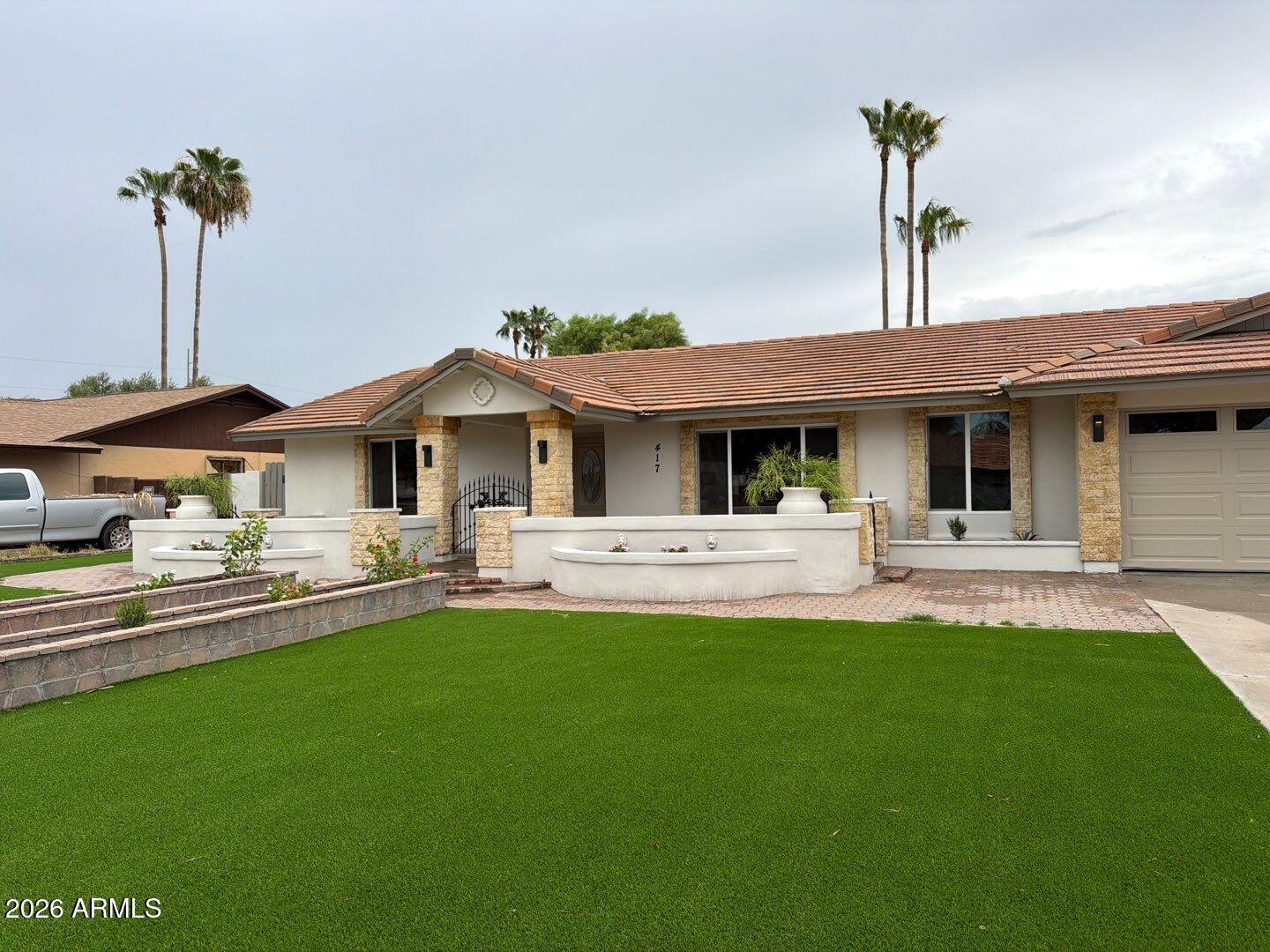 417 E MARCONI Avenue
