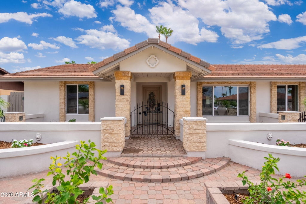 Photo of 417 E Marconi Avenue, Phoenix, AZ 85022 (MLS # 7055999)