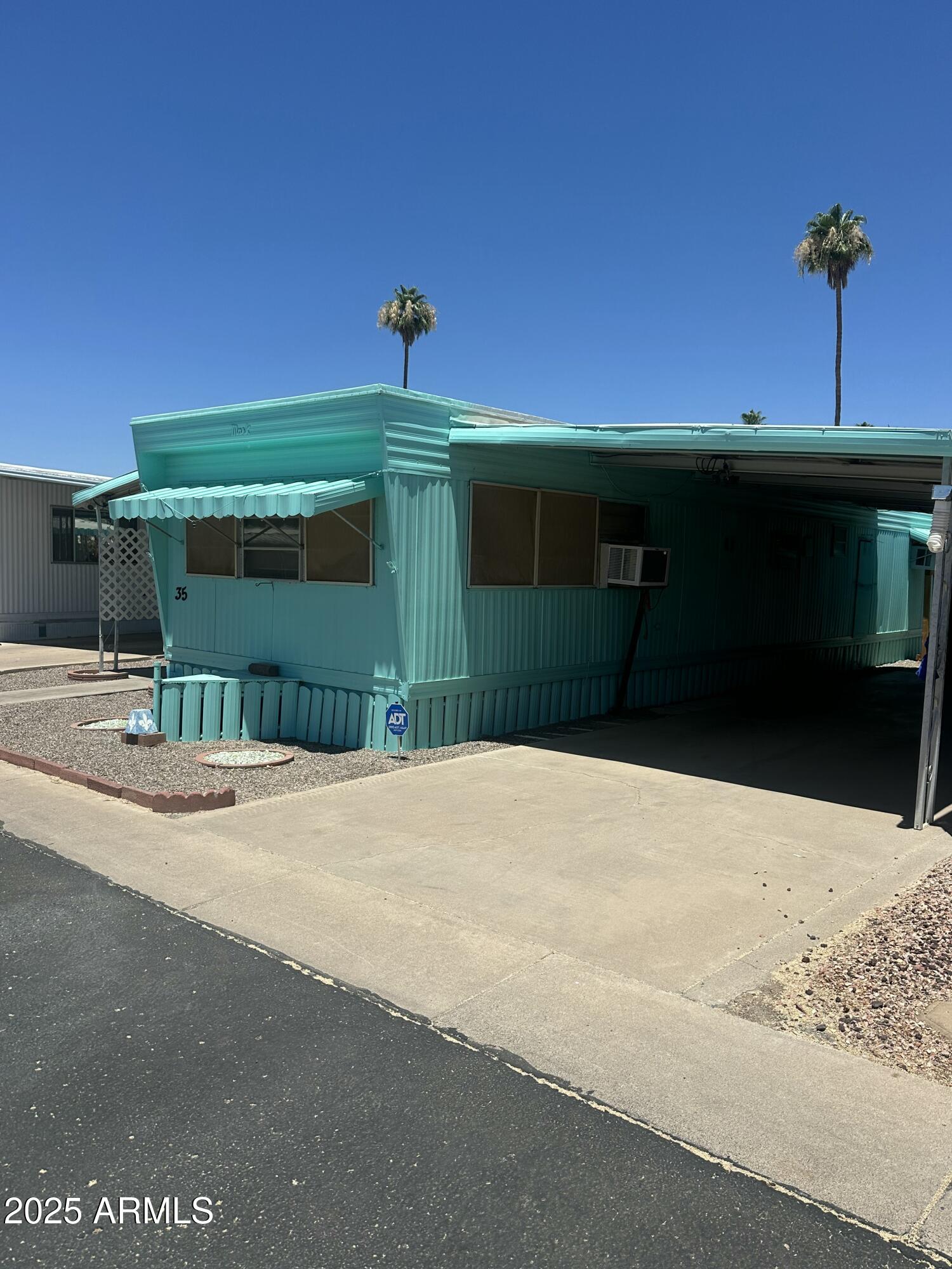 150 S WINDSOR Drive 35