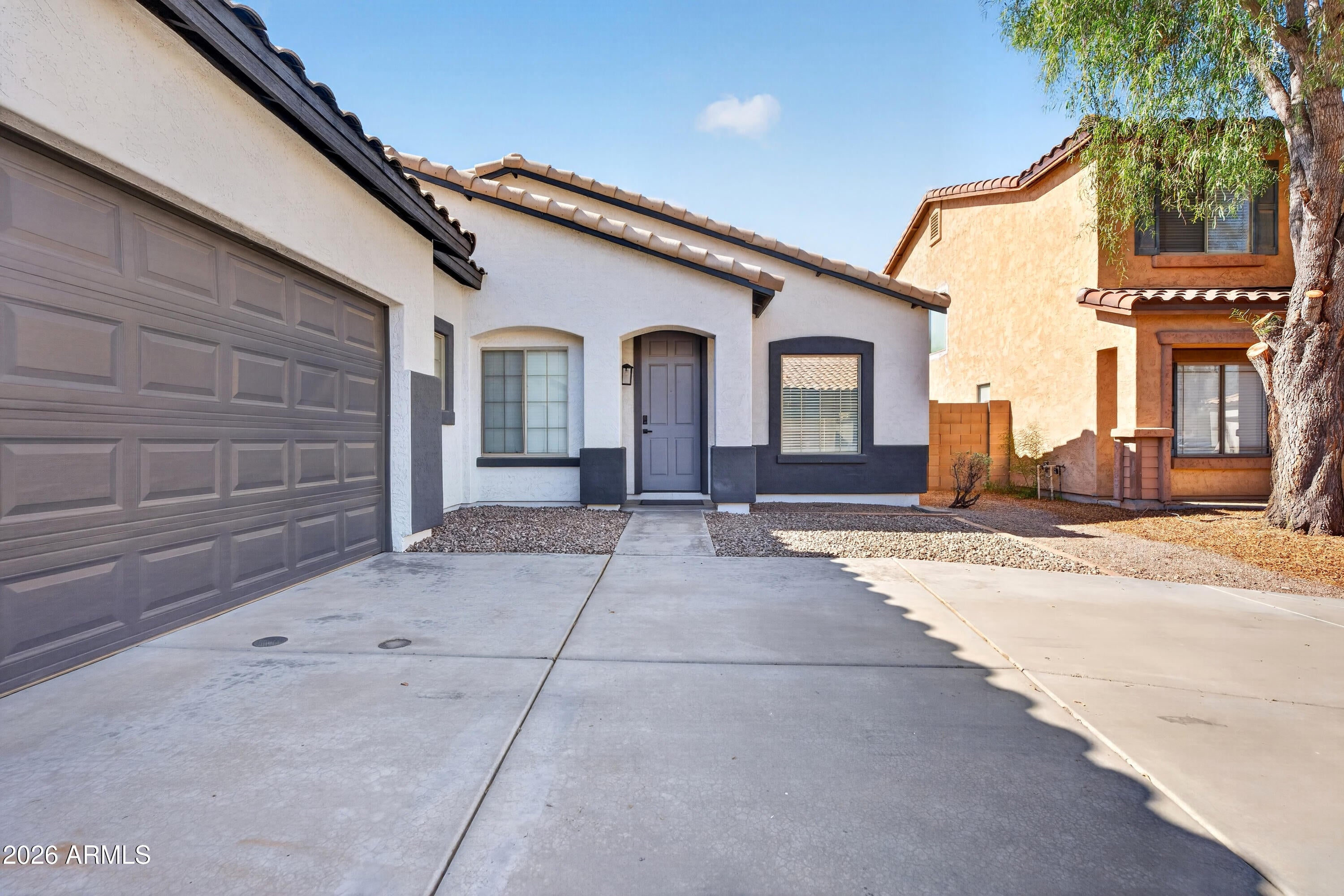 2587 E RIVIERA Drive