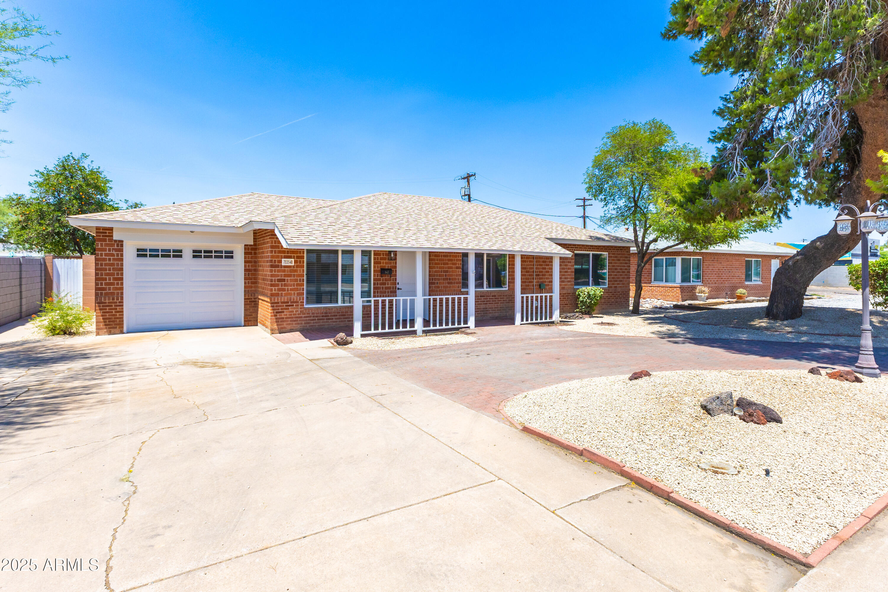 724 W Missouri Avenue