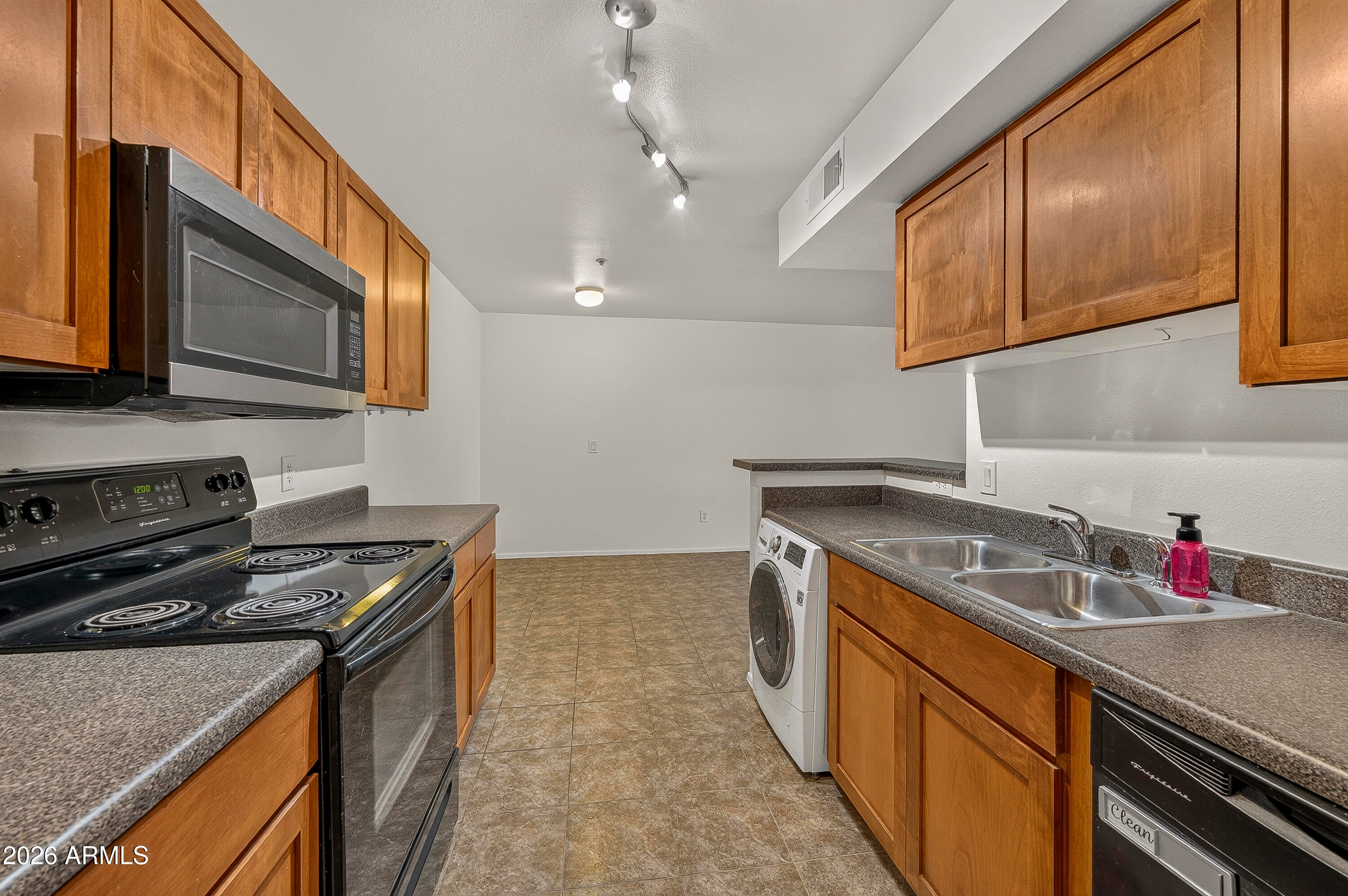 1185 W UNIVERSITY Avenue 101
