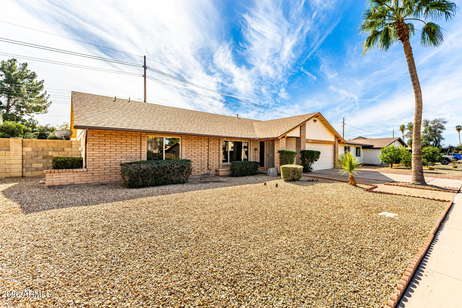 833 W NARANJA Avenue