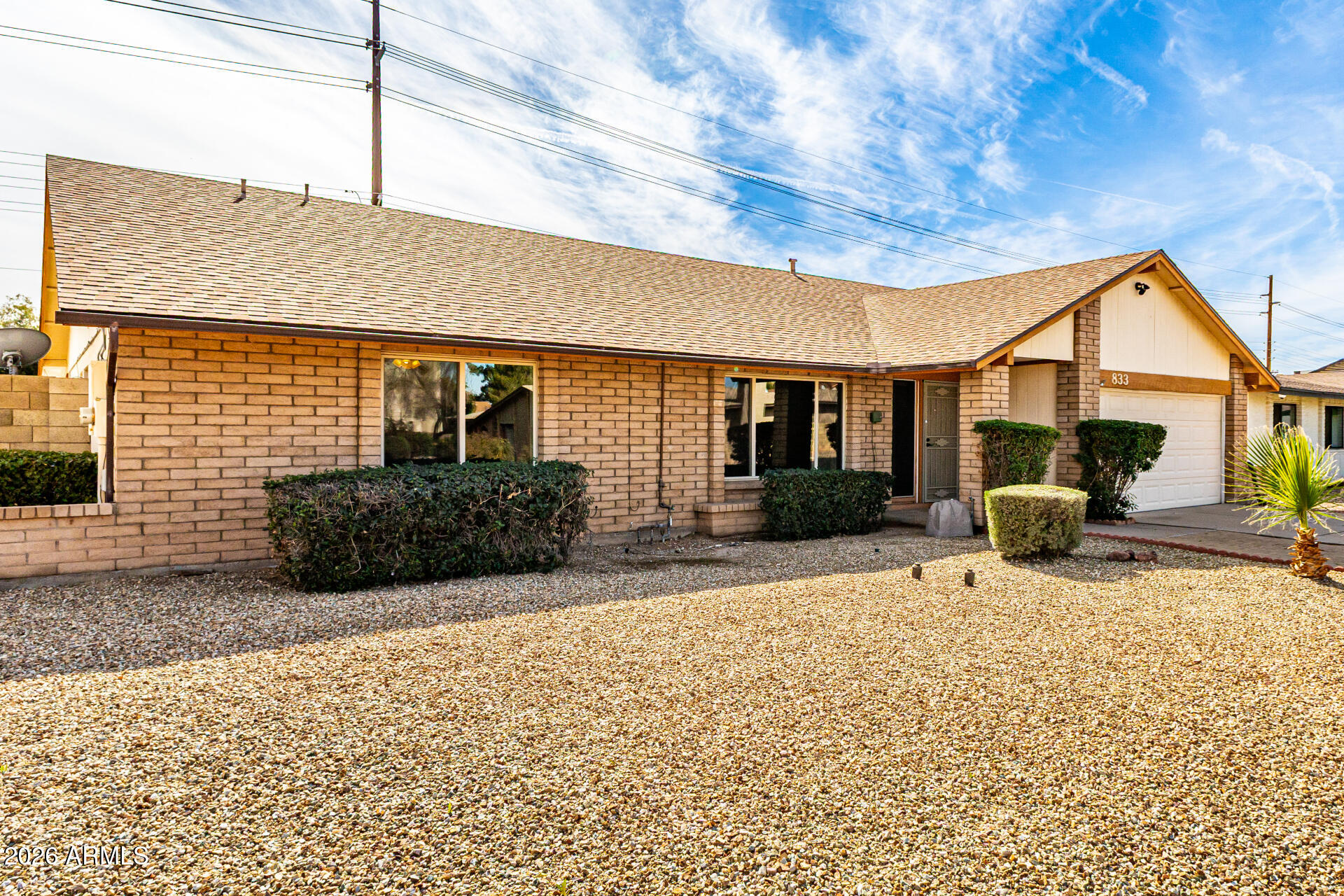 833 W NARANJA Avenue