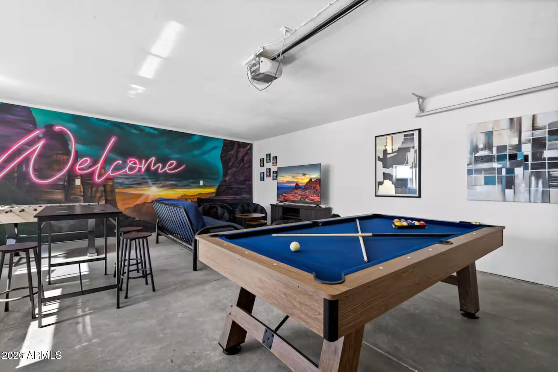 25 Pony Soldier Road