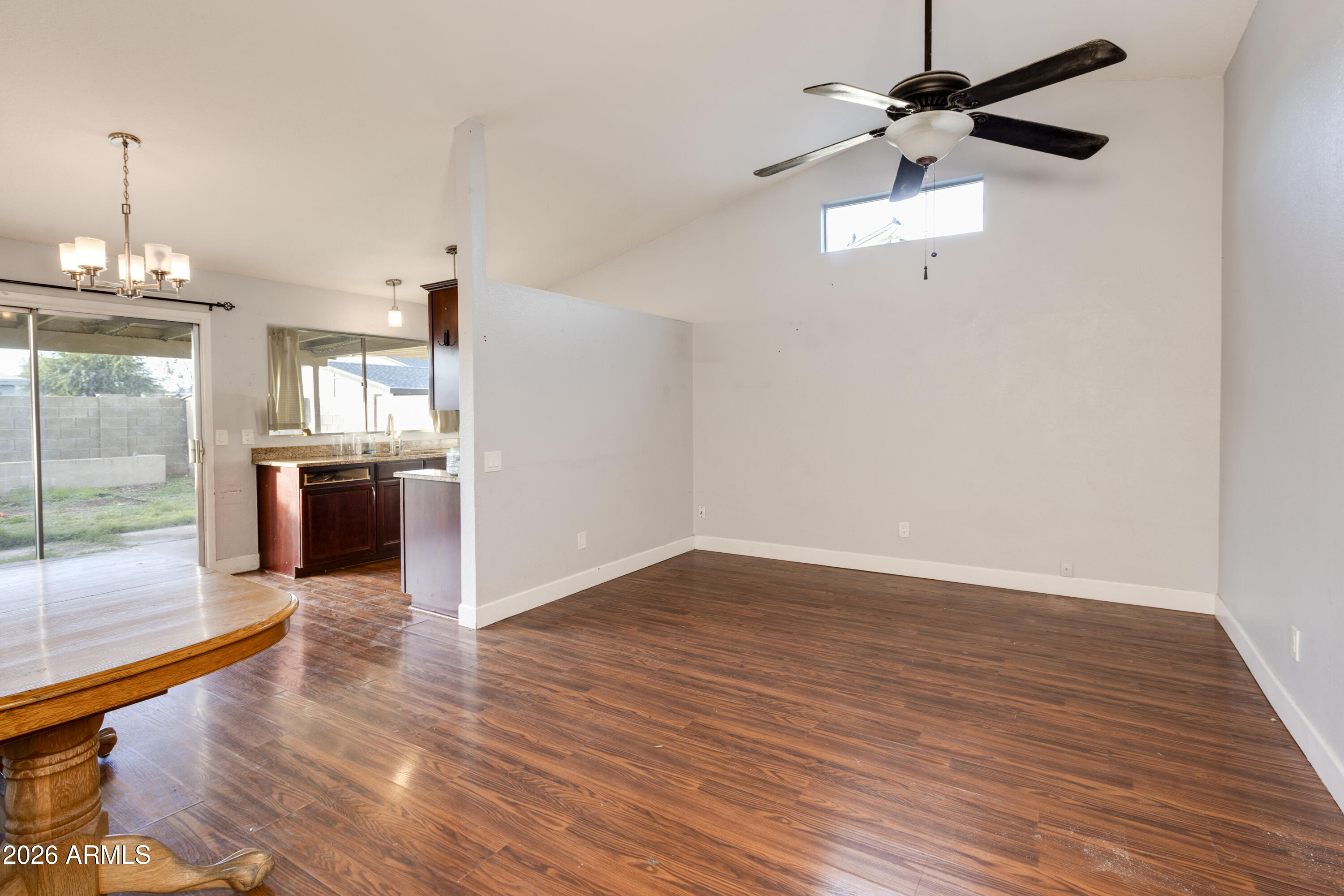 3021 W TONOPAH Drive