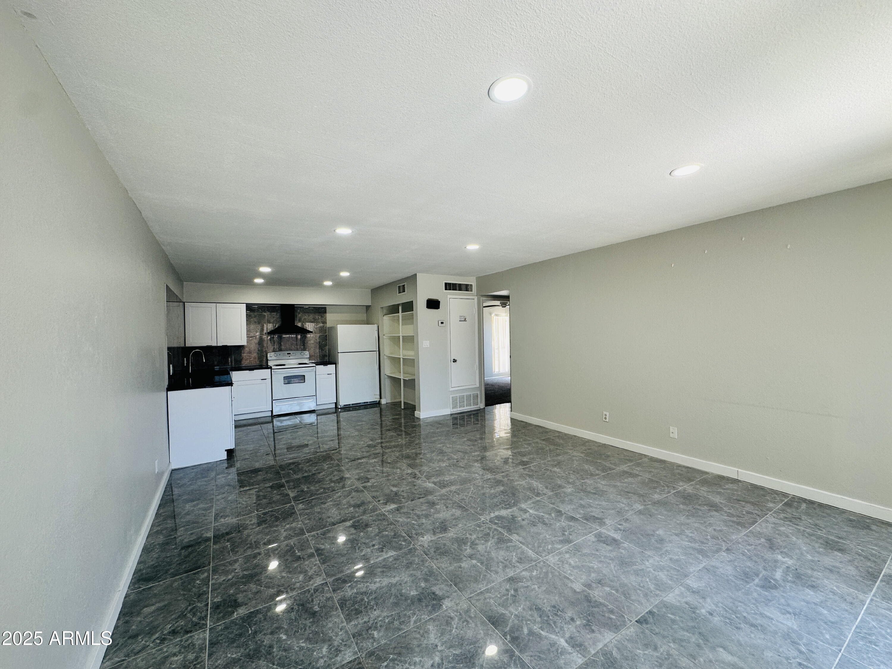 2675 E SILK OAK Drive