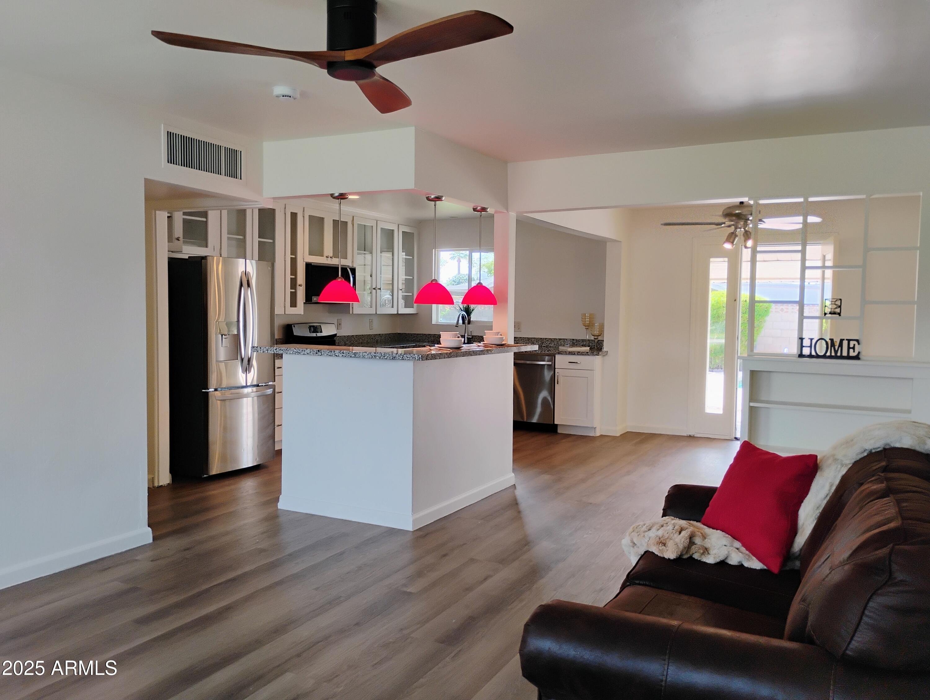 2127 W AVALON Drive