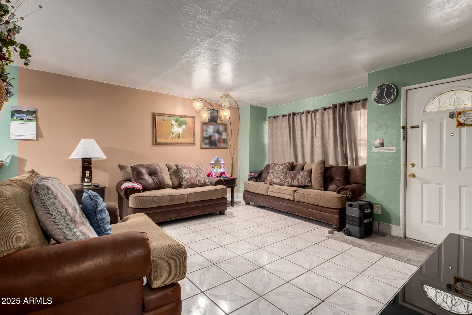 3308 W WINDSOR Avenue