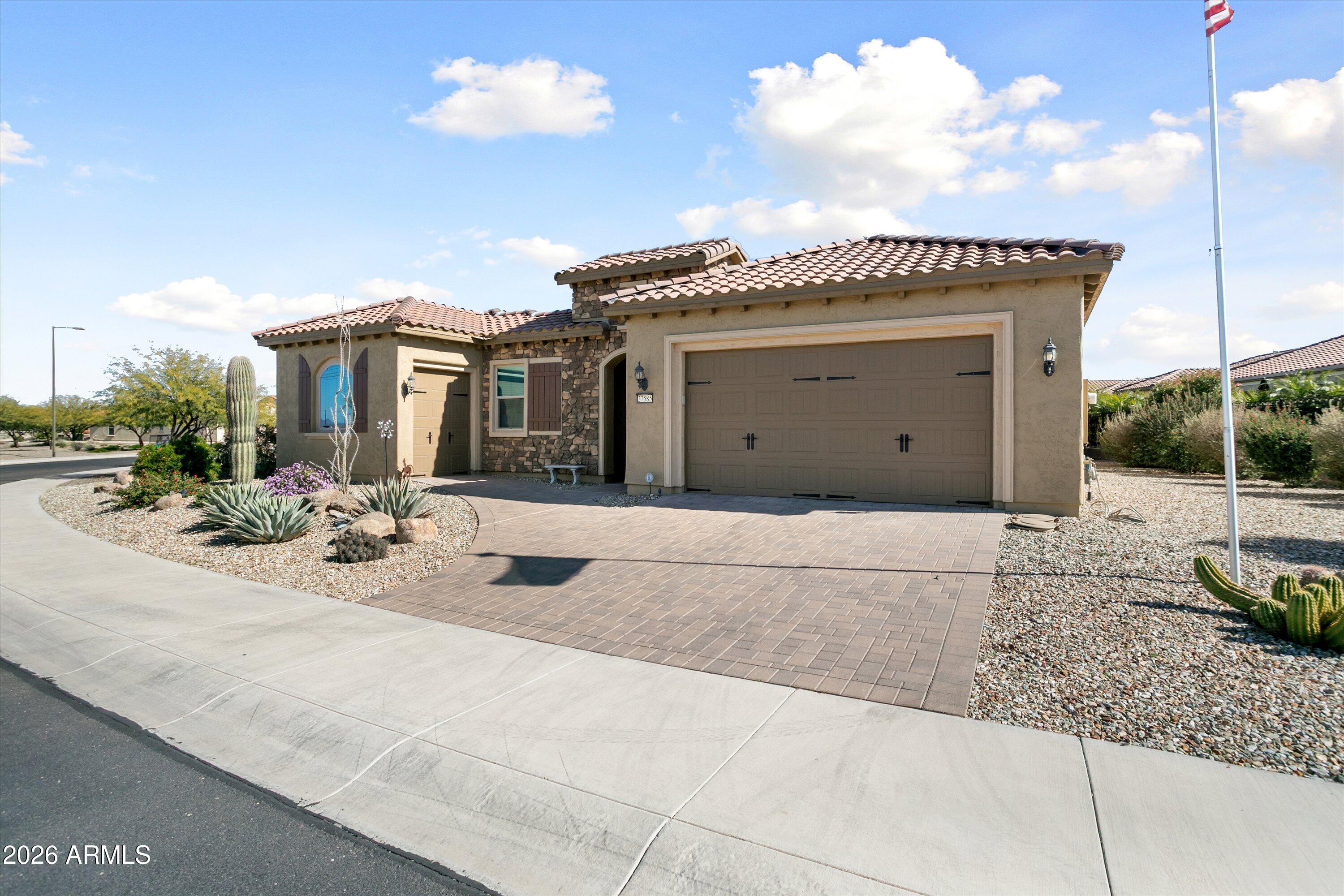 27585 W TONOPAH Drive