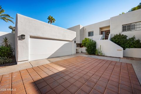 Photo of 2953 E Rose Lane, Phoenix, AZ 85016 (MLS # 6940404)