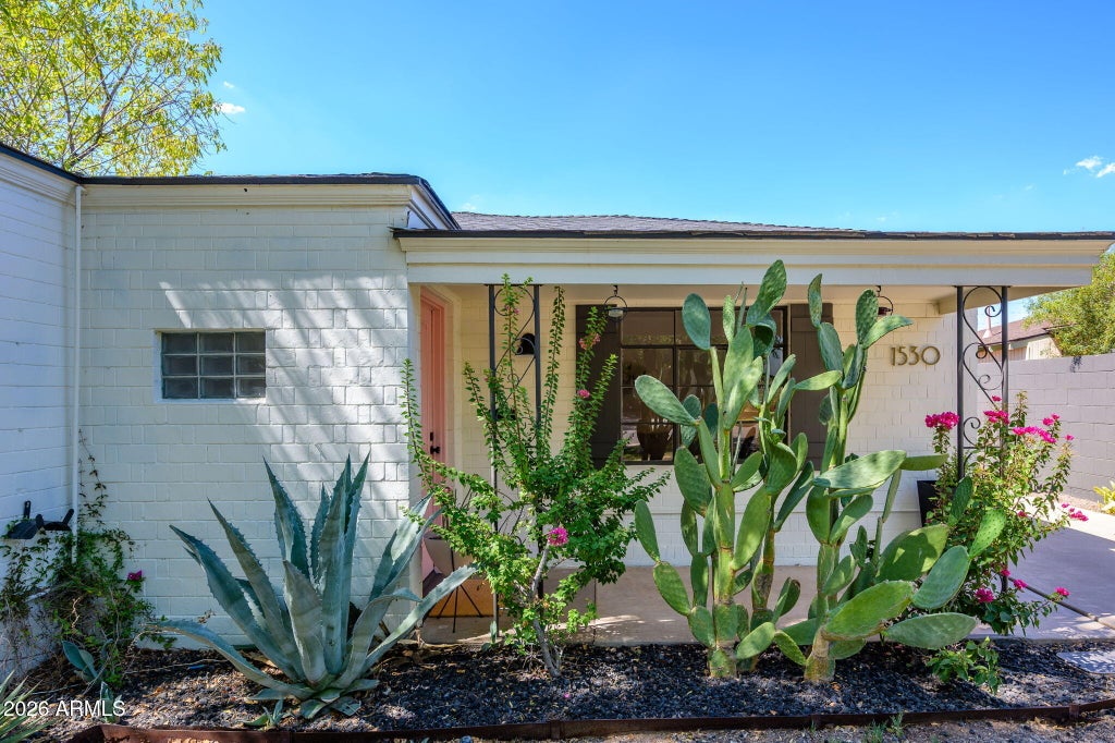 Photo of 1530 W Edgemont Avenue, Phoenix, AZ 85007 (MLS # 7057491)