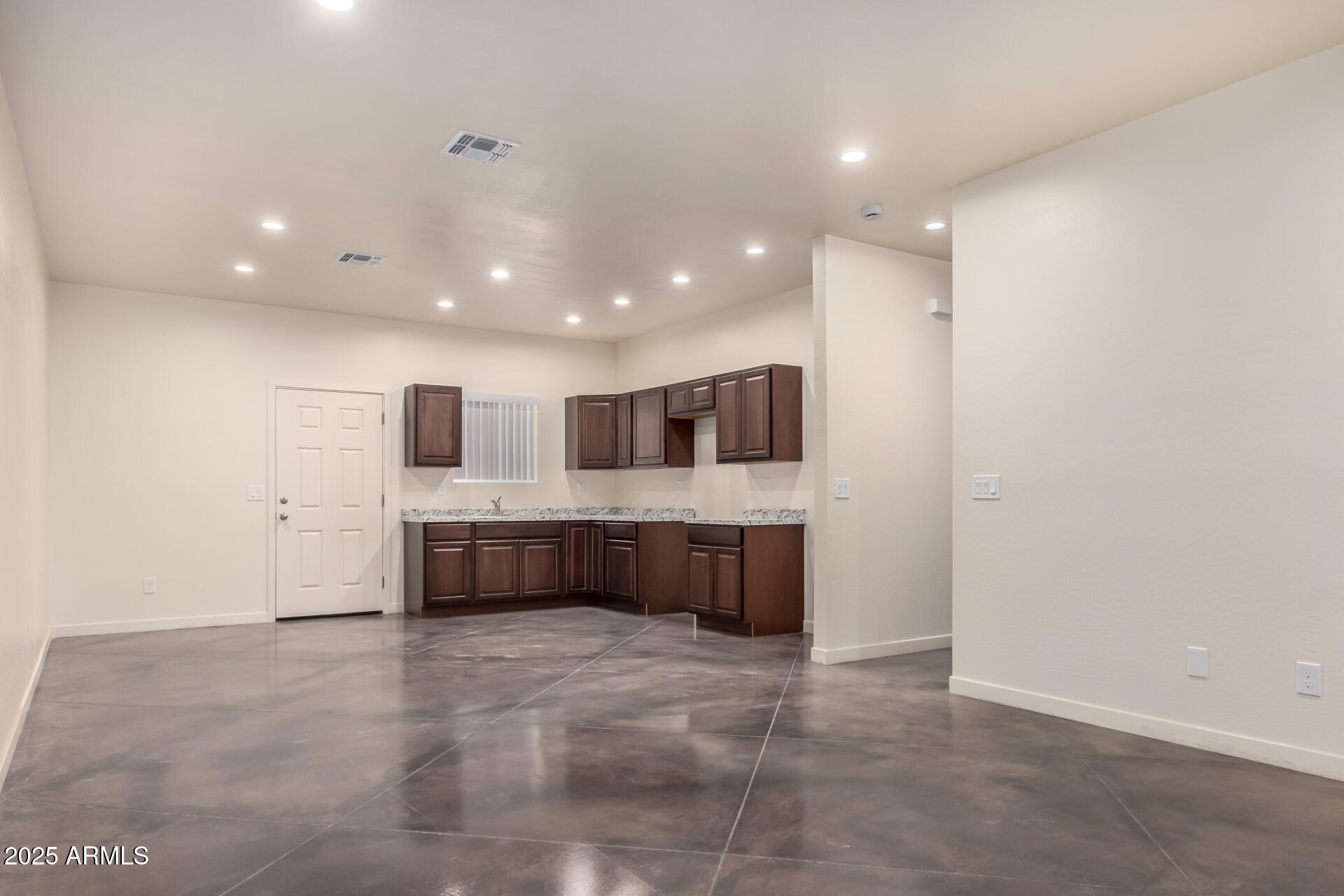 393 W SEAGOE Avenue B