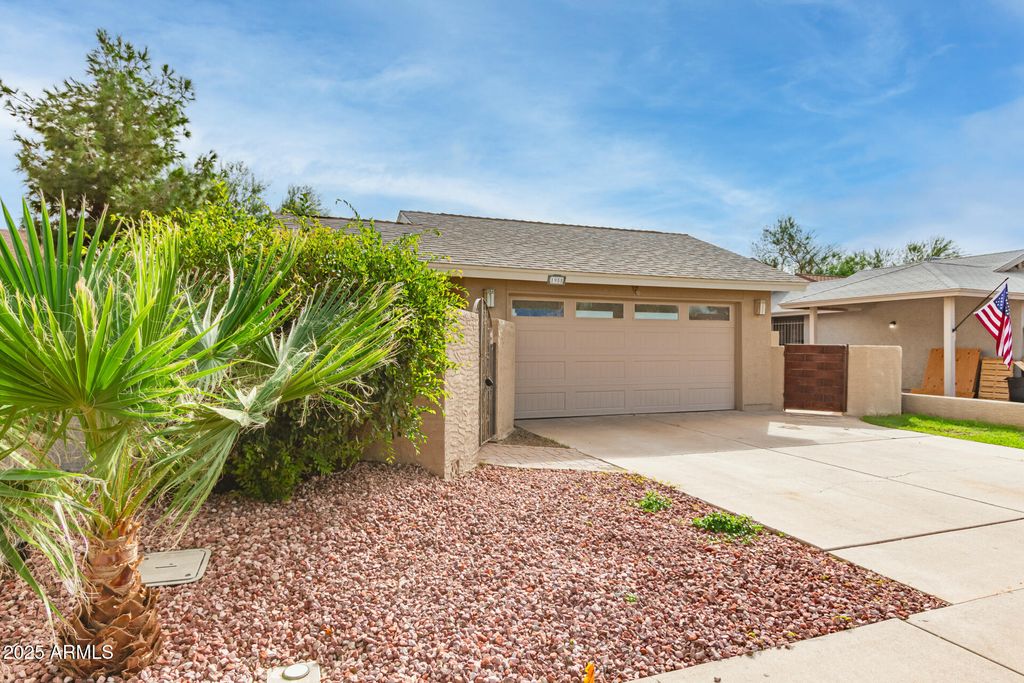 Photo of 1955 N Illinois Street, Chandler, AZ 85225 (MLS # 6934771)