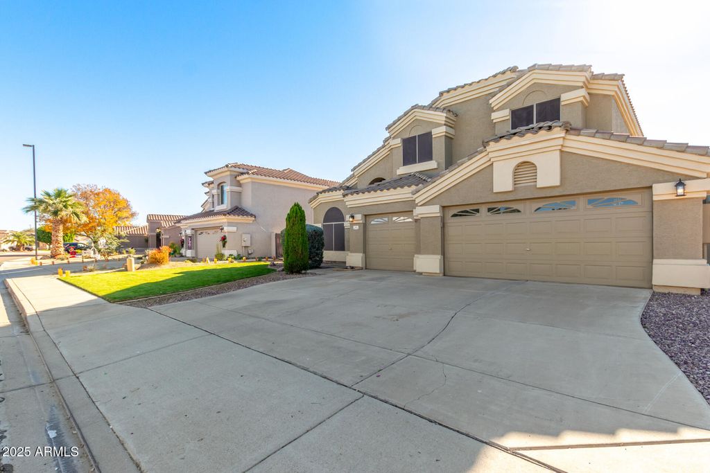 Photo of 111 W Windsor Drive, Gilbert, AZ 85233 (MLS # 6959874)