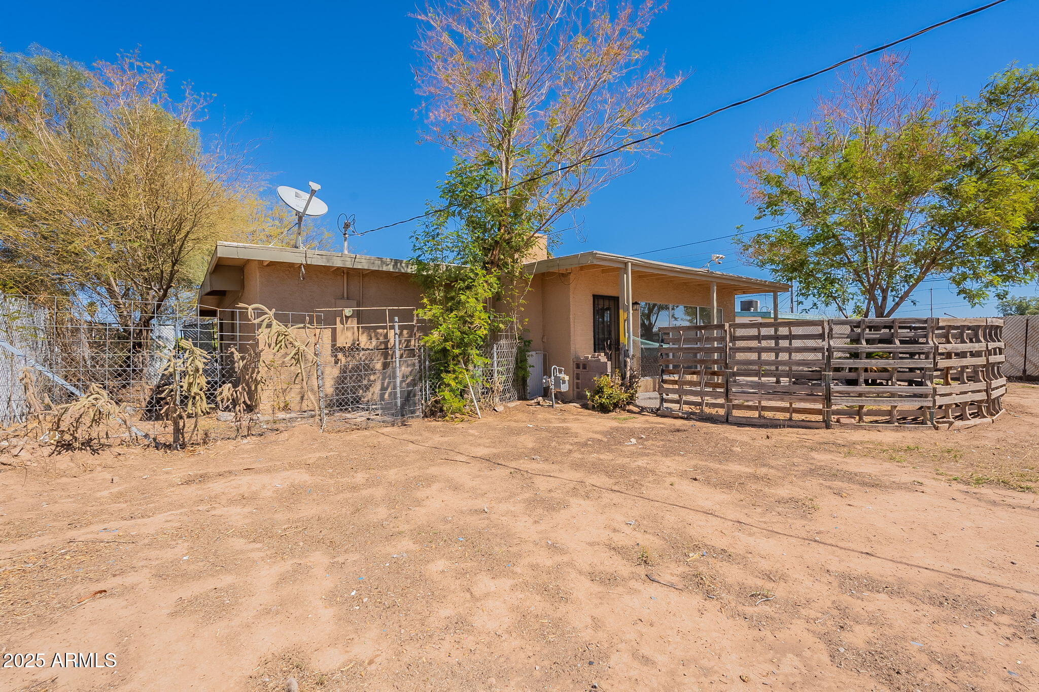 551 W HARDING Avenue