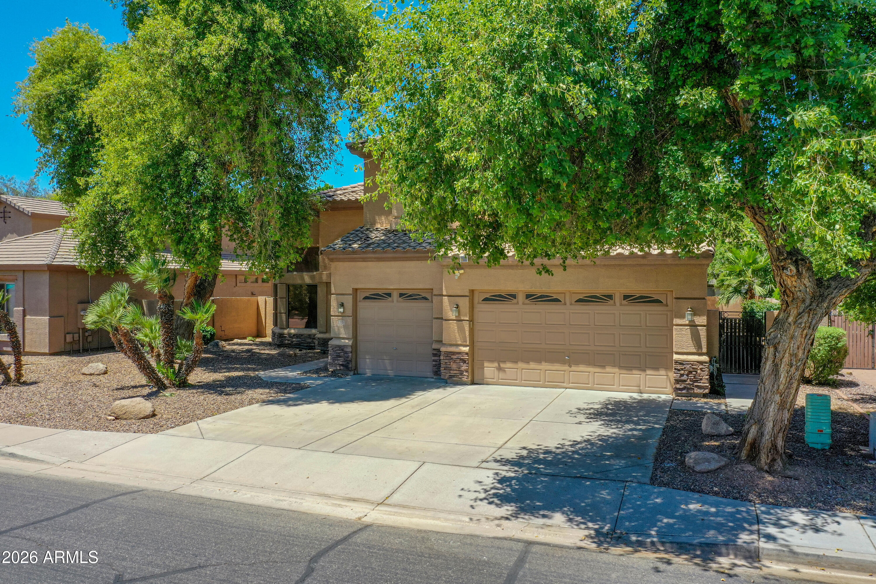 770 S CROSSCREEK Place