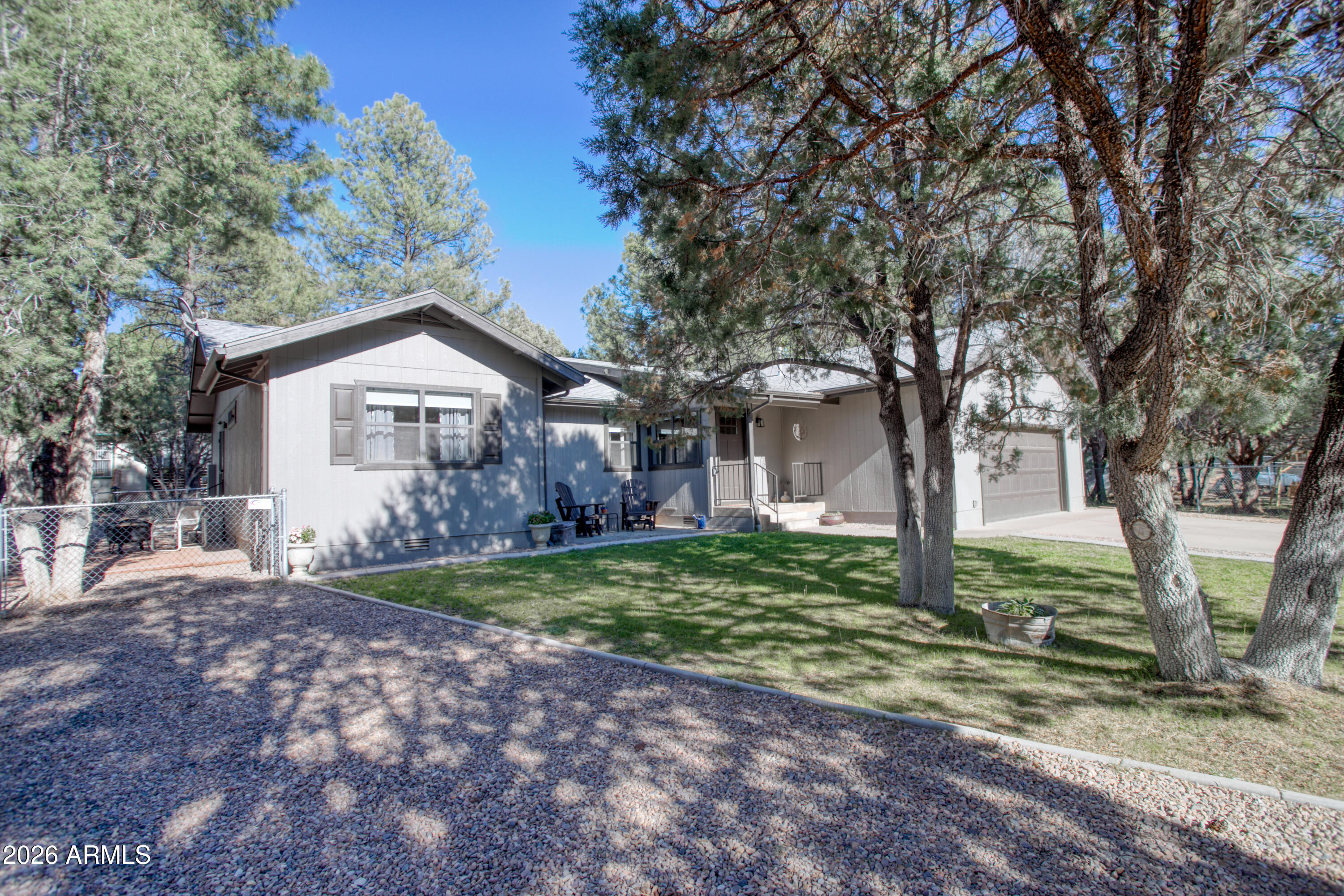 Country Club Manor - Residential