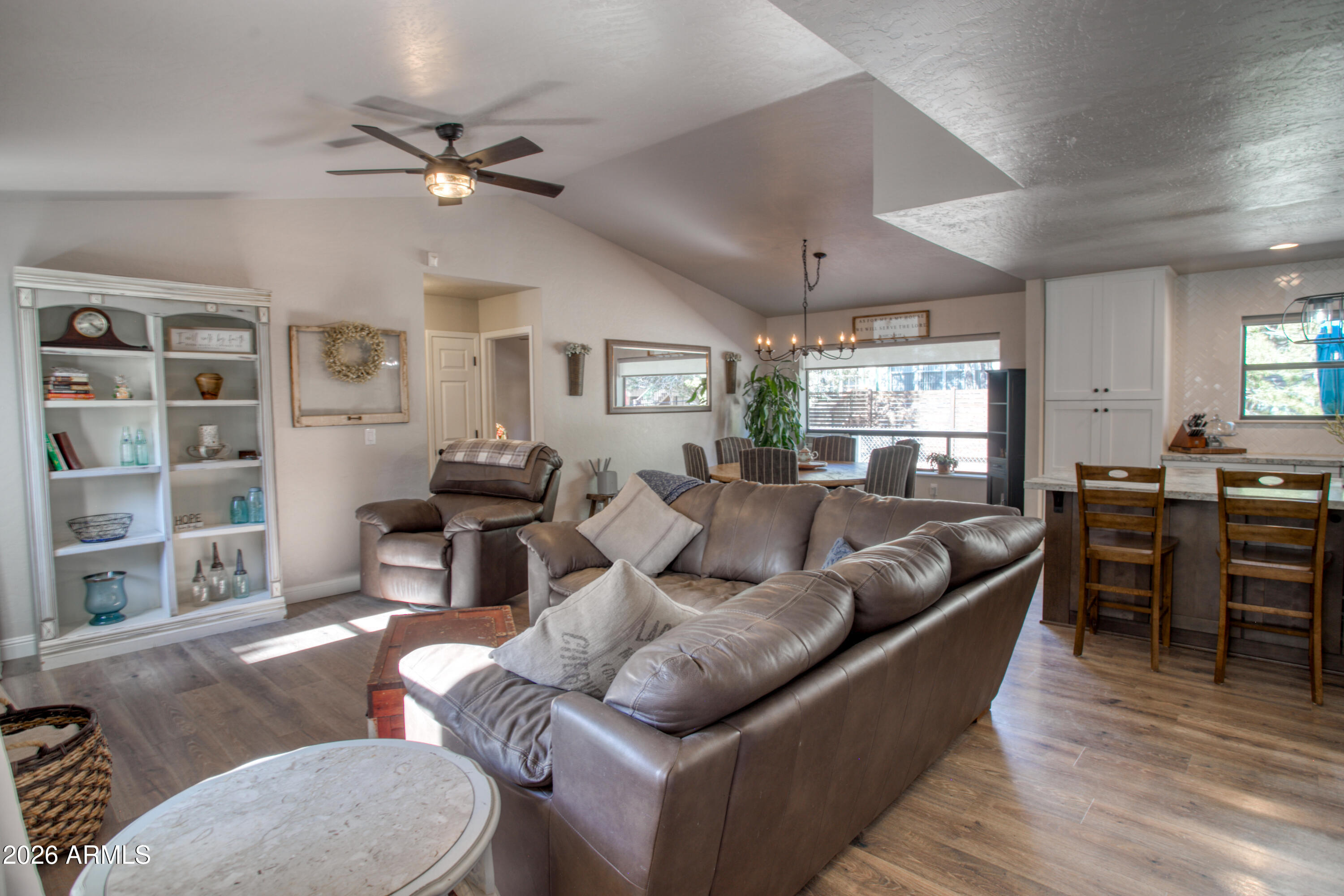 Country Club Manor - Residential