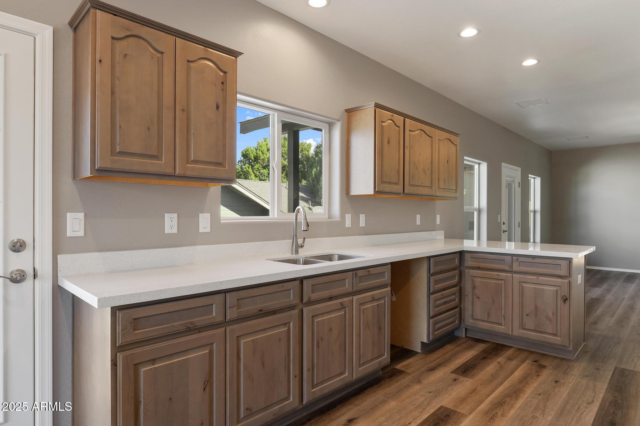 1019 S PONDEROSA Street