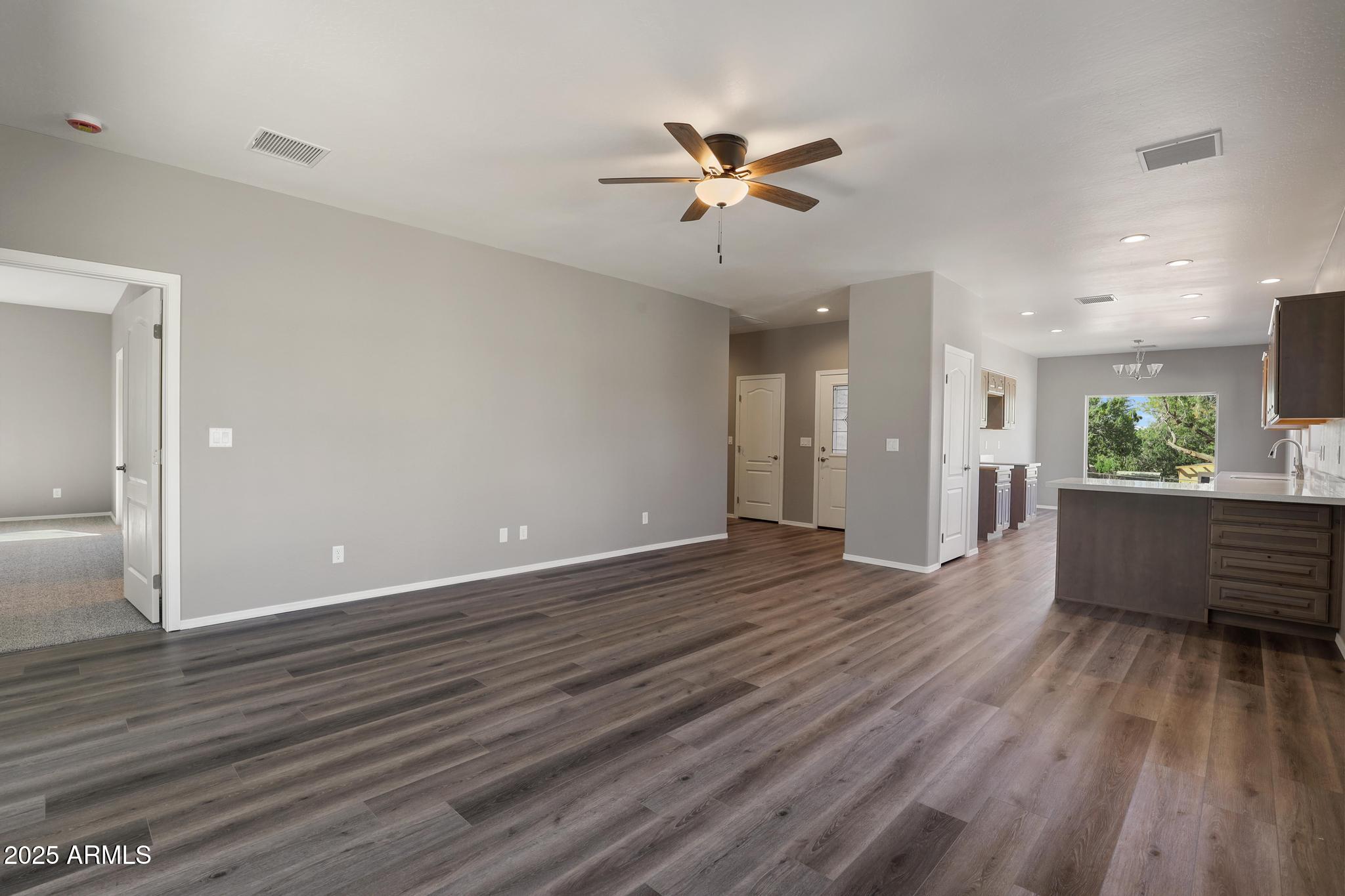 1019 S PONDEROSA Street