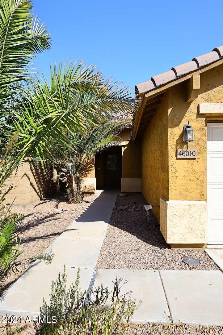 46010 W WINDMILL Drive