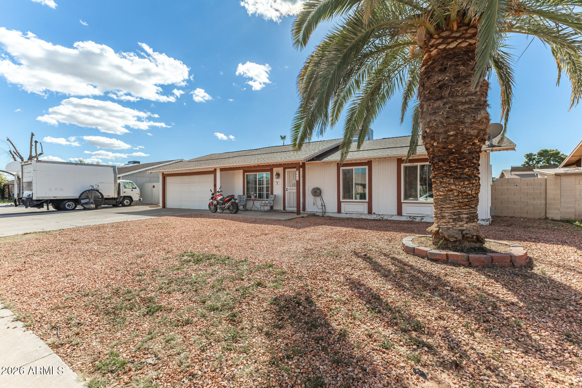 8633 W TURNEY Avenue