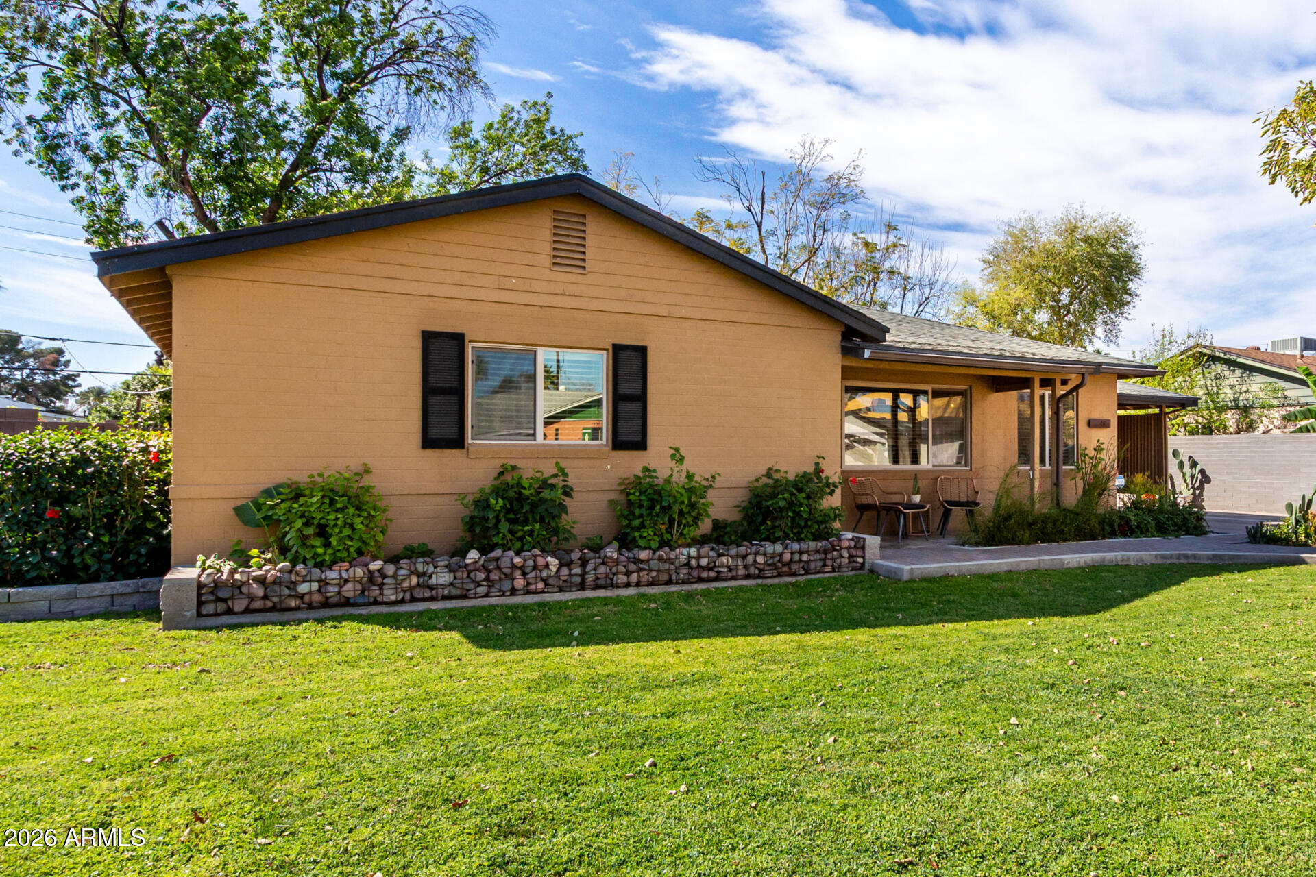 4101 E EDGEMONT Avenue