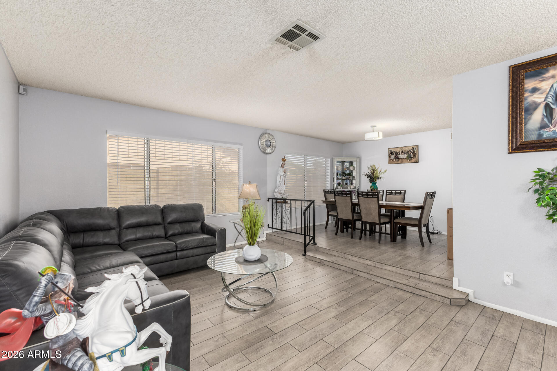 3215 W PARADISE Lane