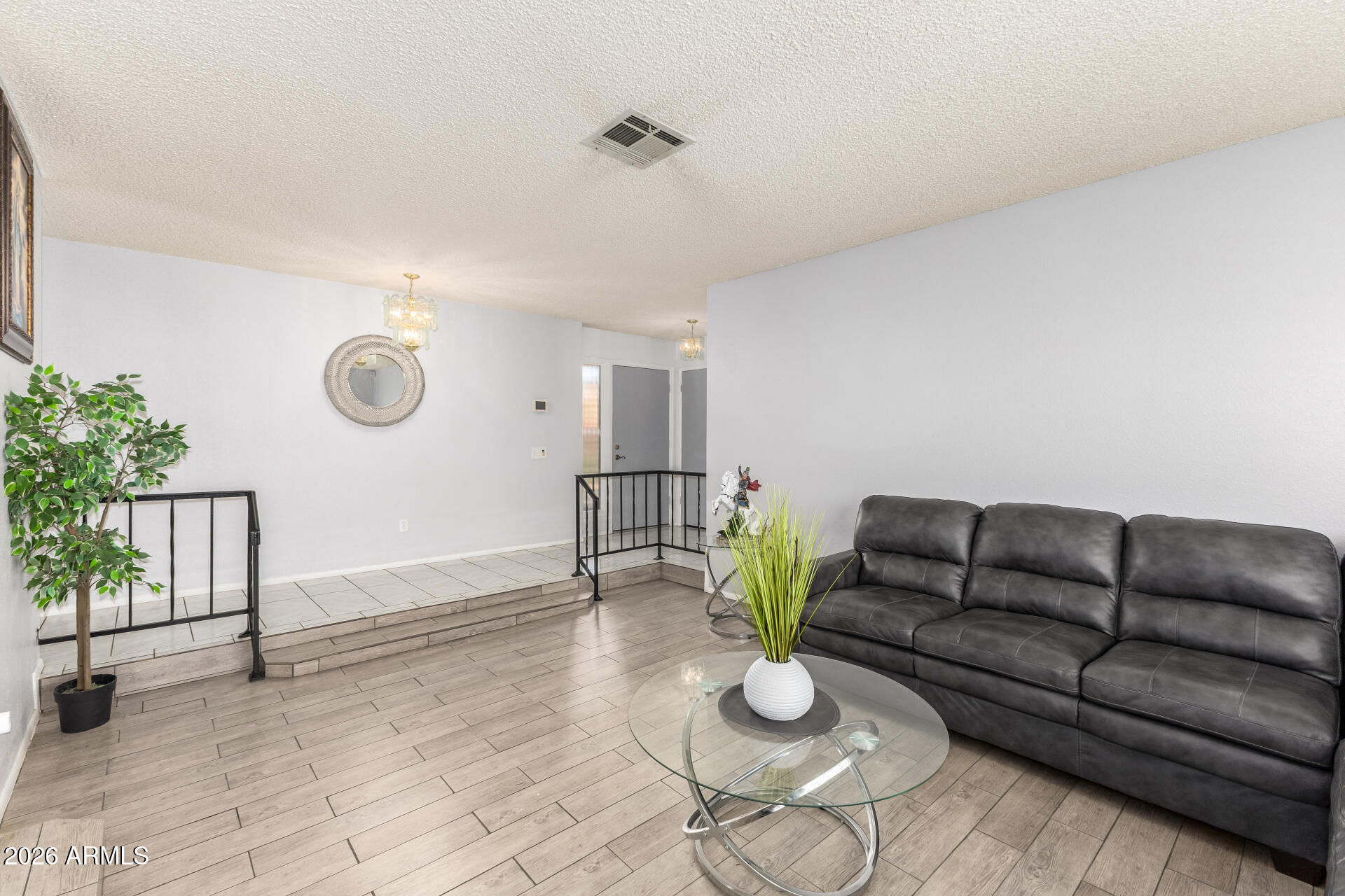 3215 W PARADISE Lane