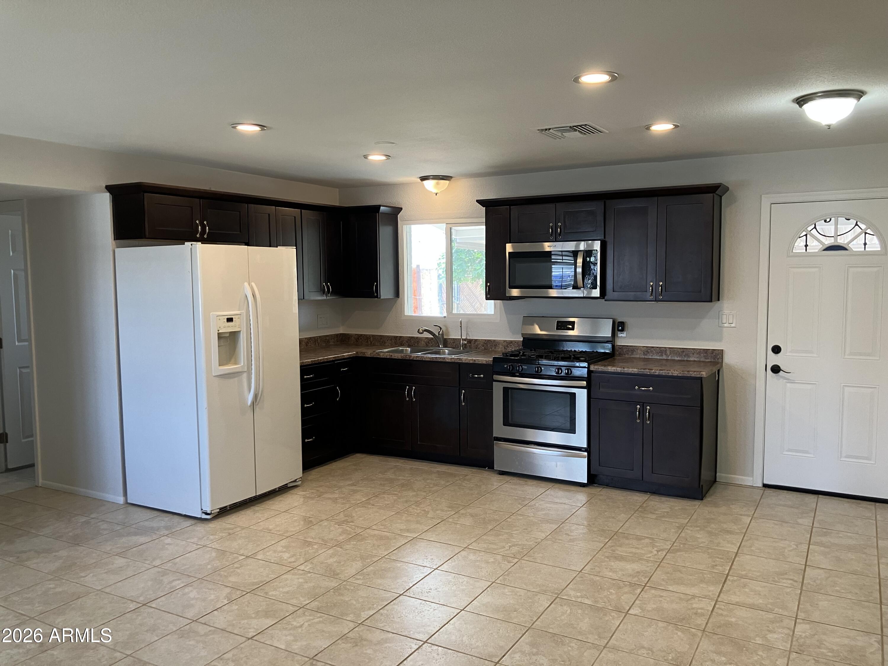 15 W LAWRENCE Boulevard