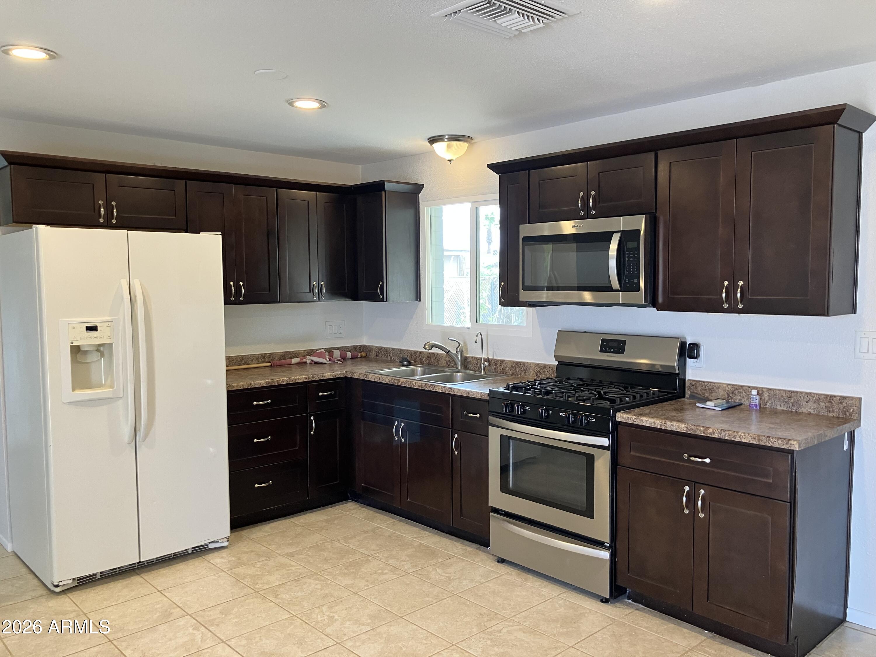 15 W LAWRENCE Boulevard