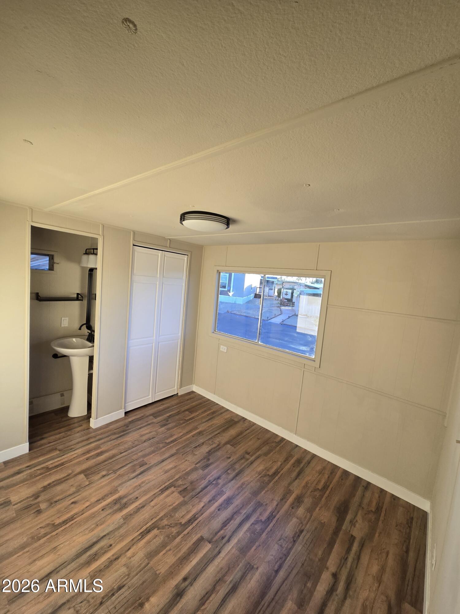 HOLIDAY Village 55+ - Residential