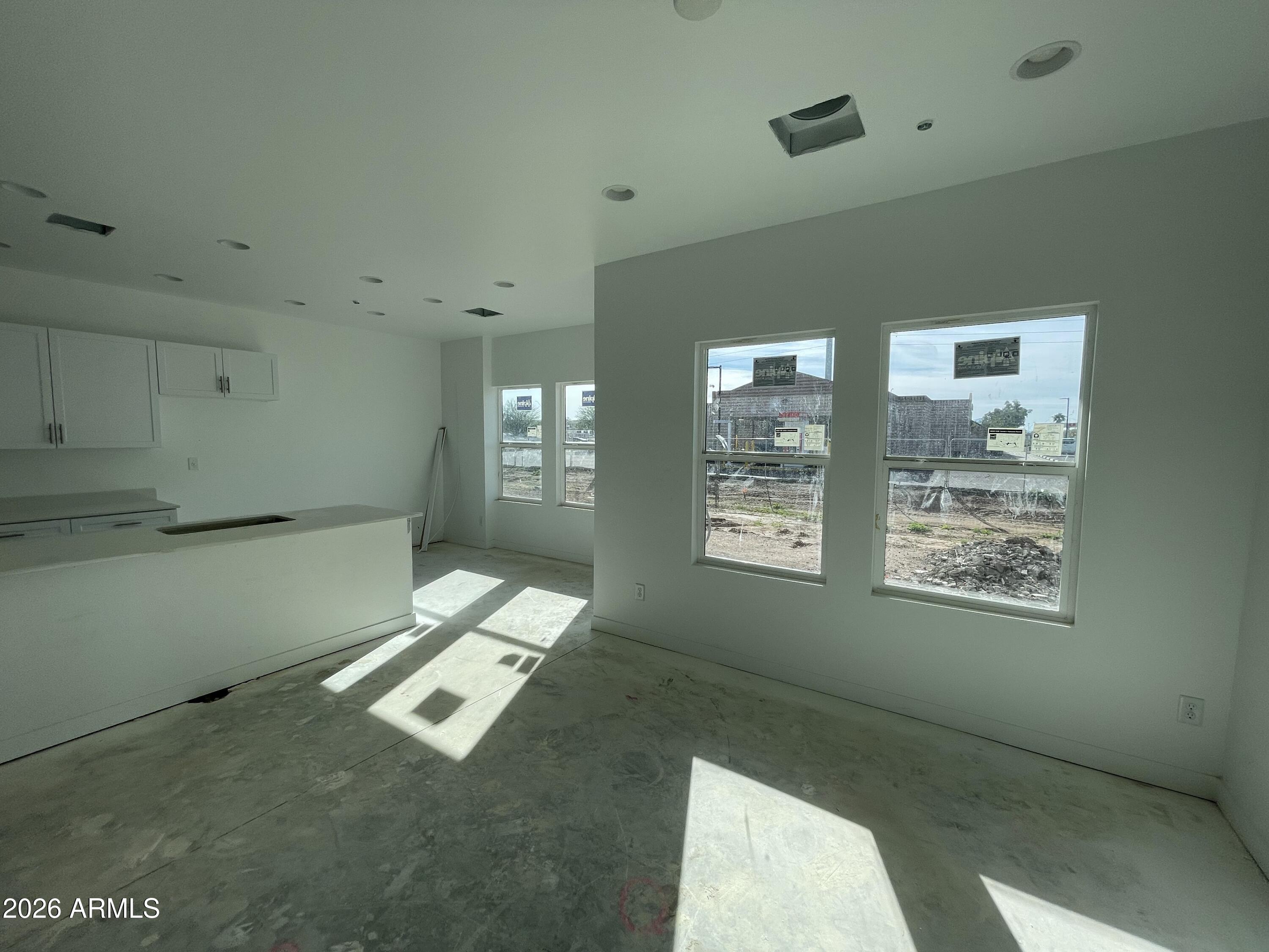 602 E WILLETTA Street