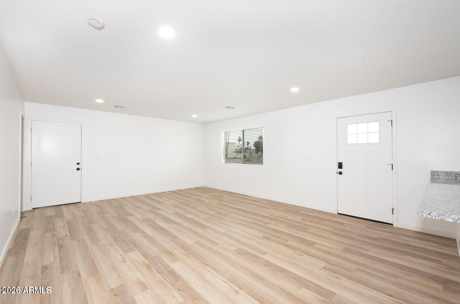 2117 W MARIPOSA Street