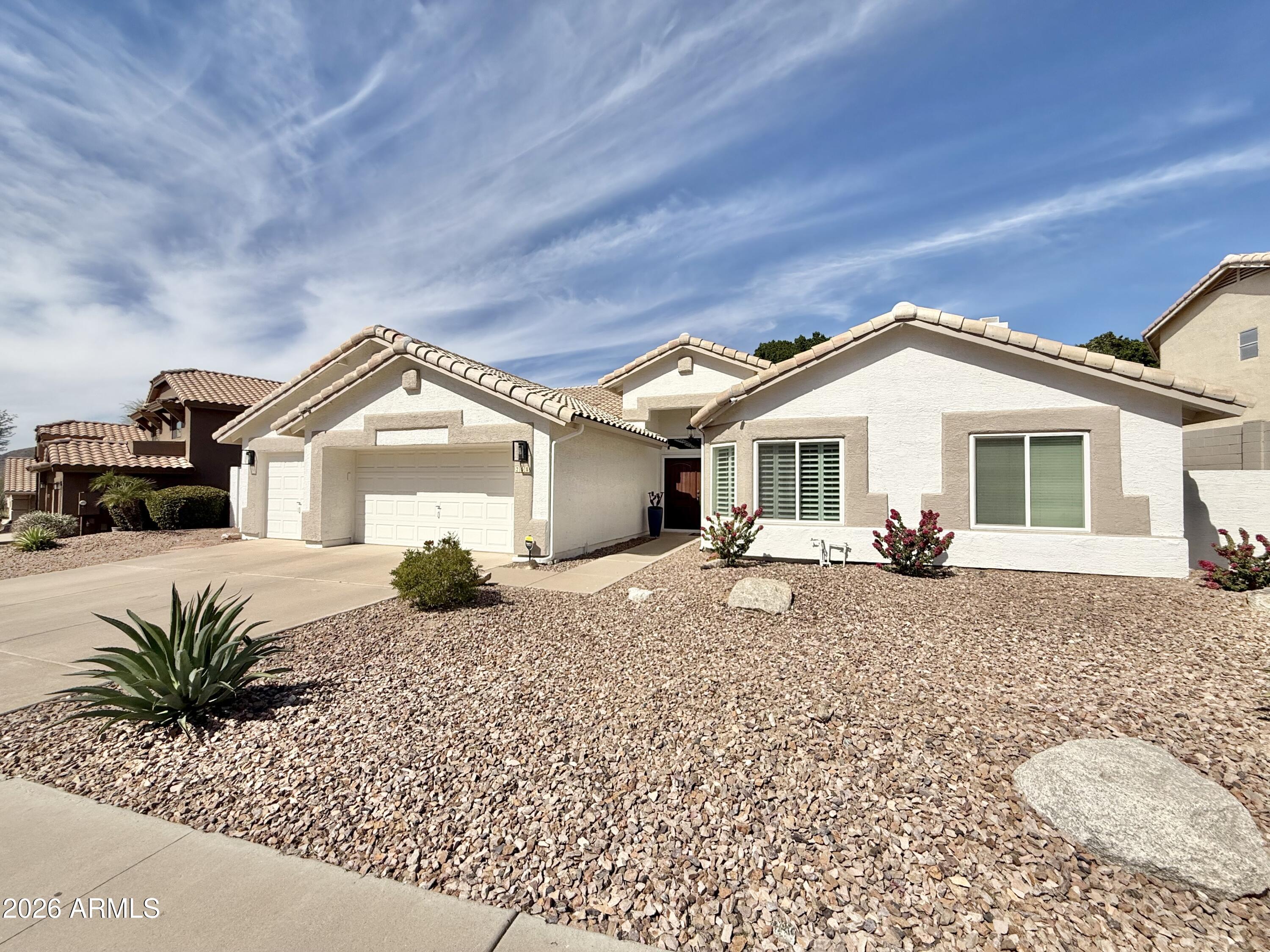 208 E SOUTH FORK Drive