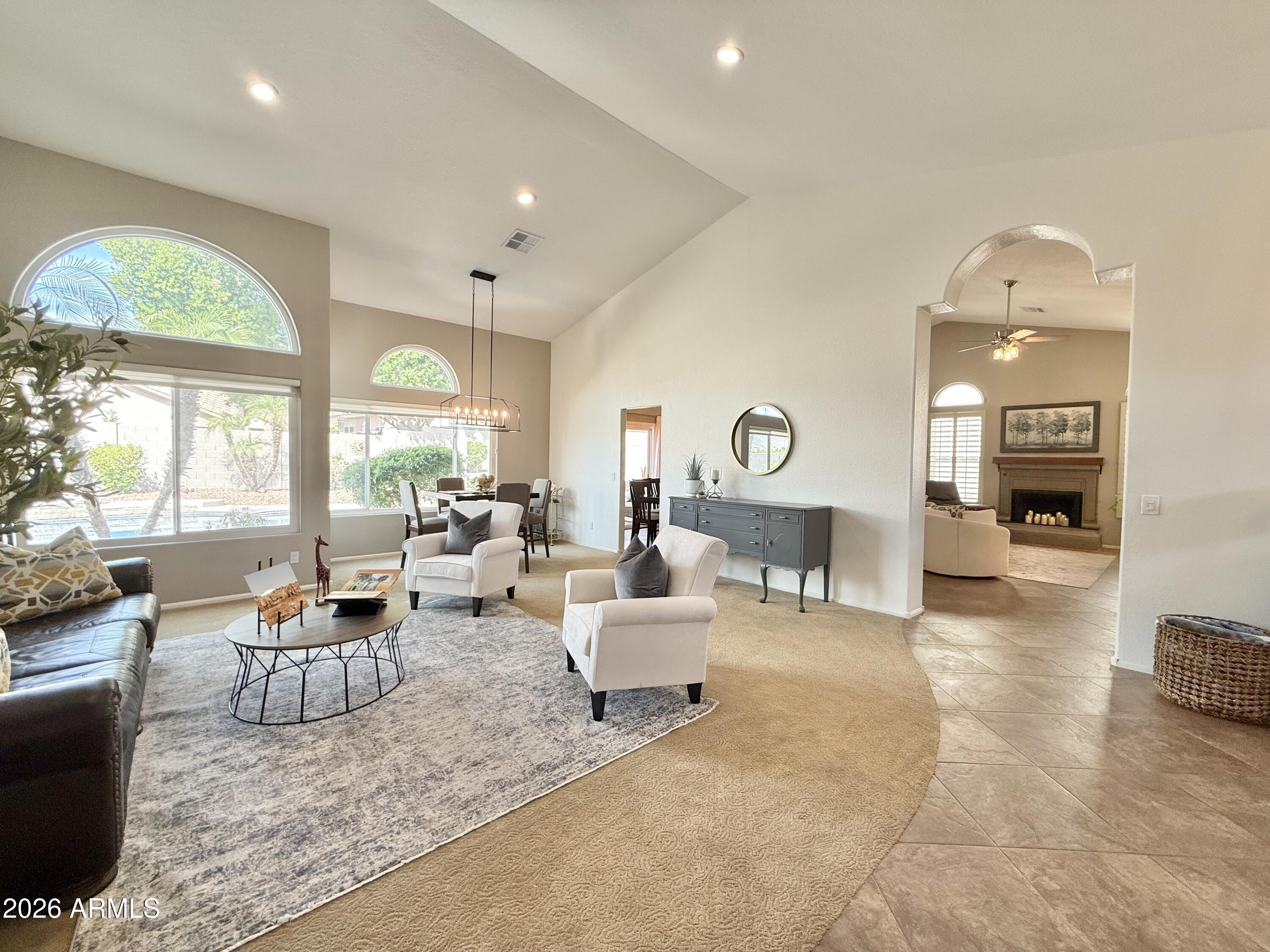 208 E SOUTH FORK Drive