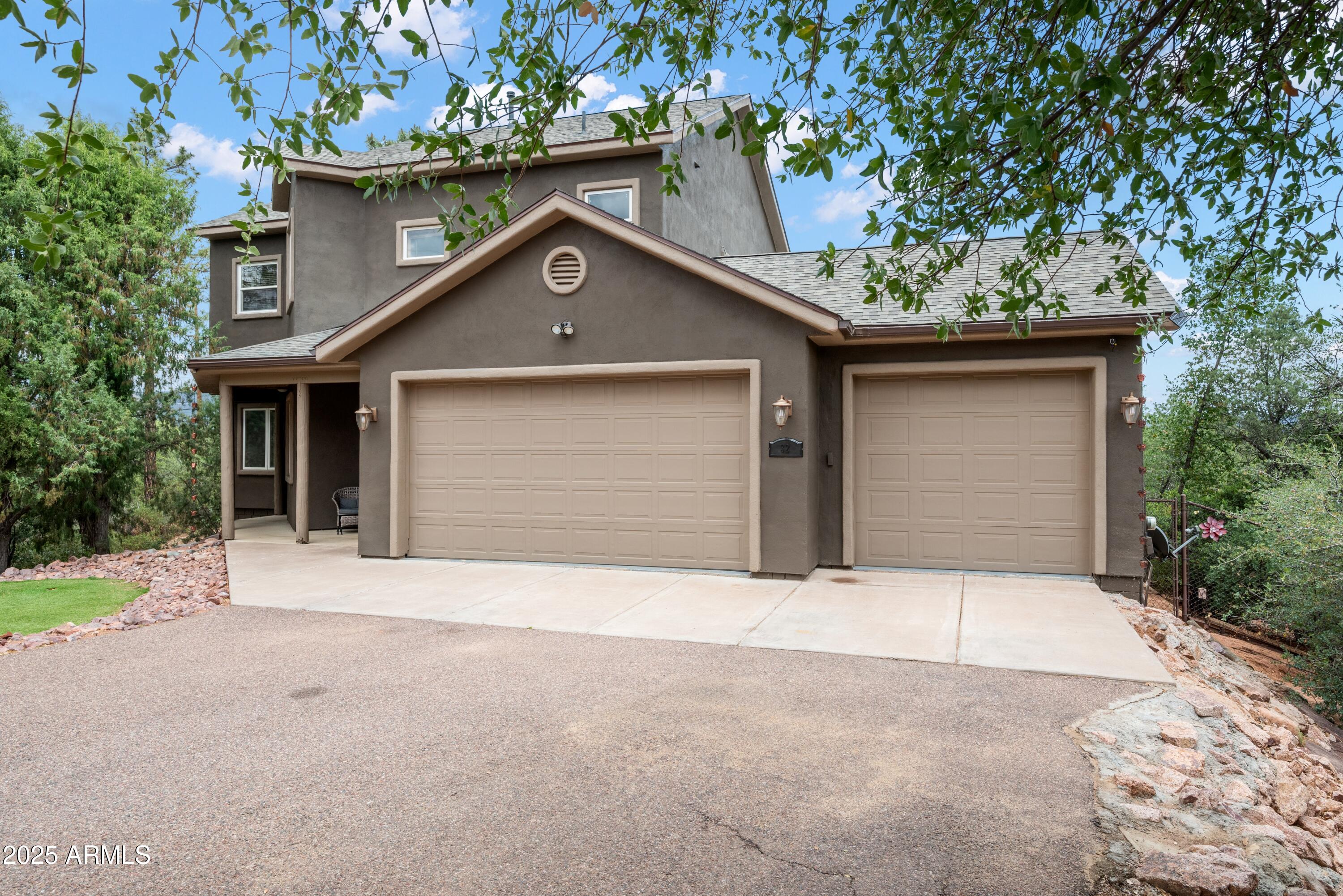 32 E SADDLEBACK Trail