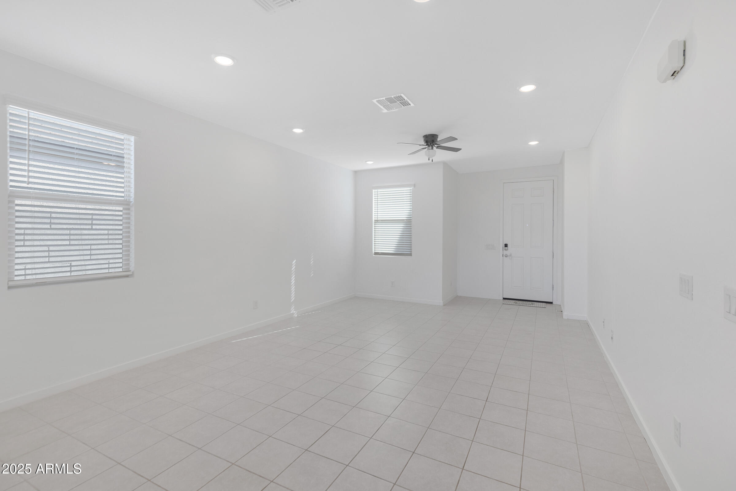 4584 W STICKLEAF Way