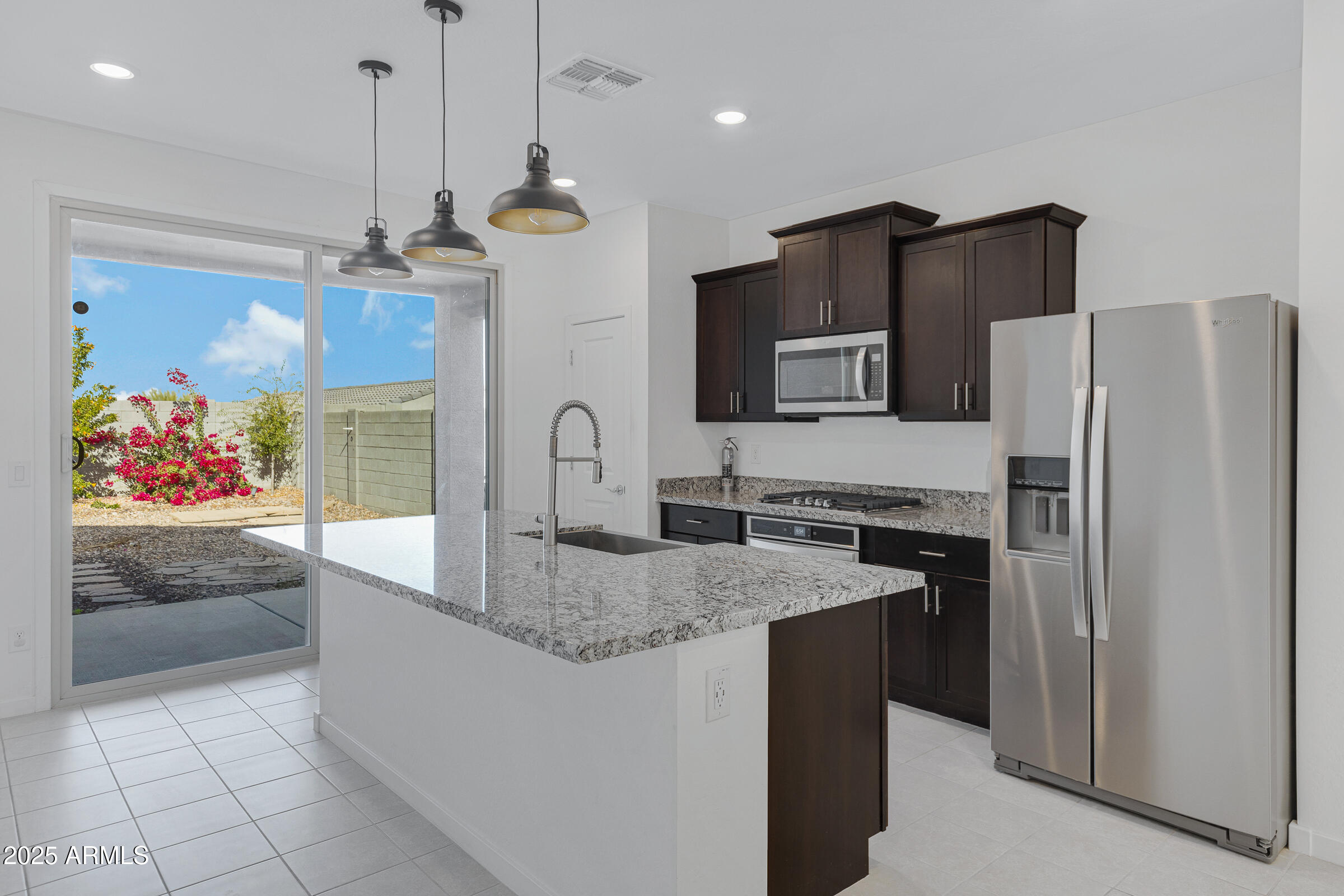 4584 W STICKLEAF Way