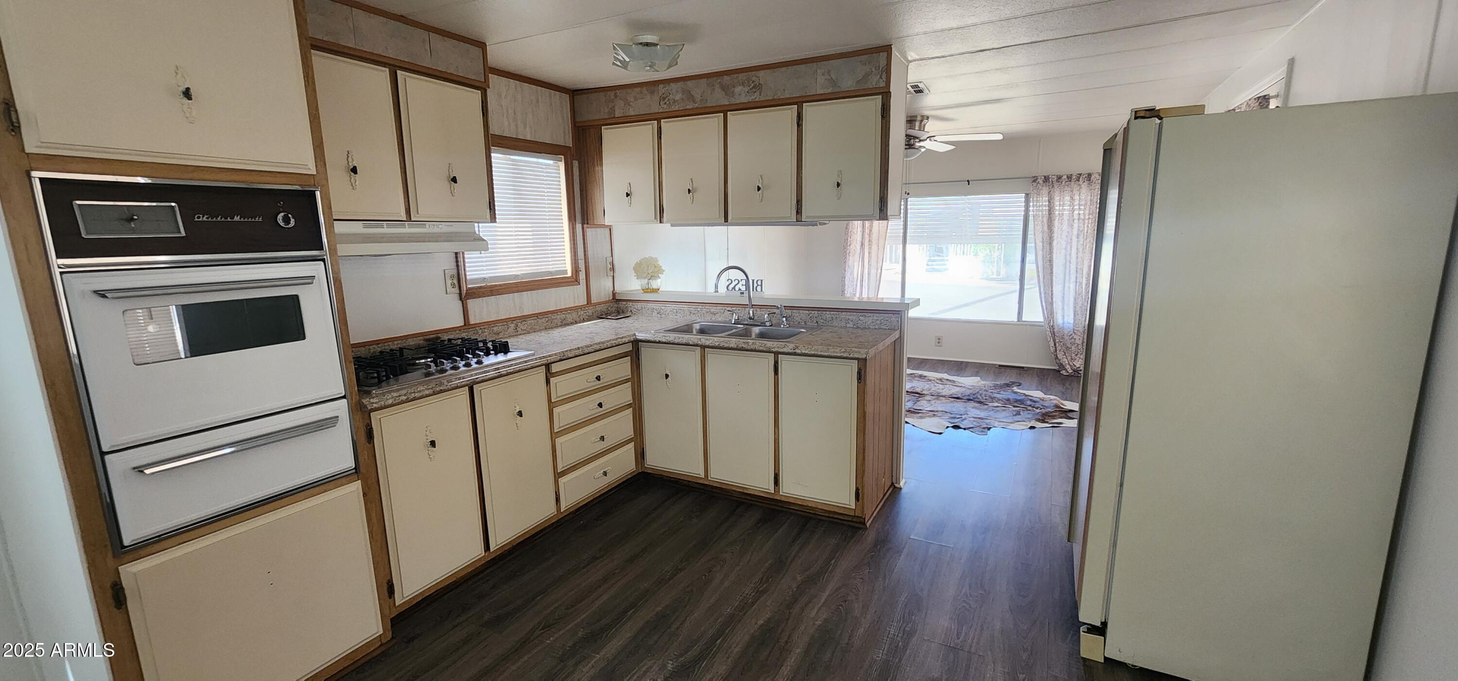 Twin Knolls Mobile home villa - 55+ Age Restriction - Residential