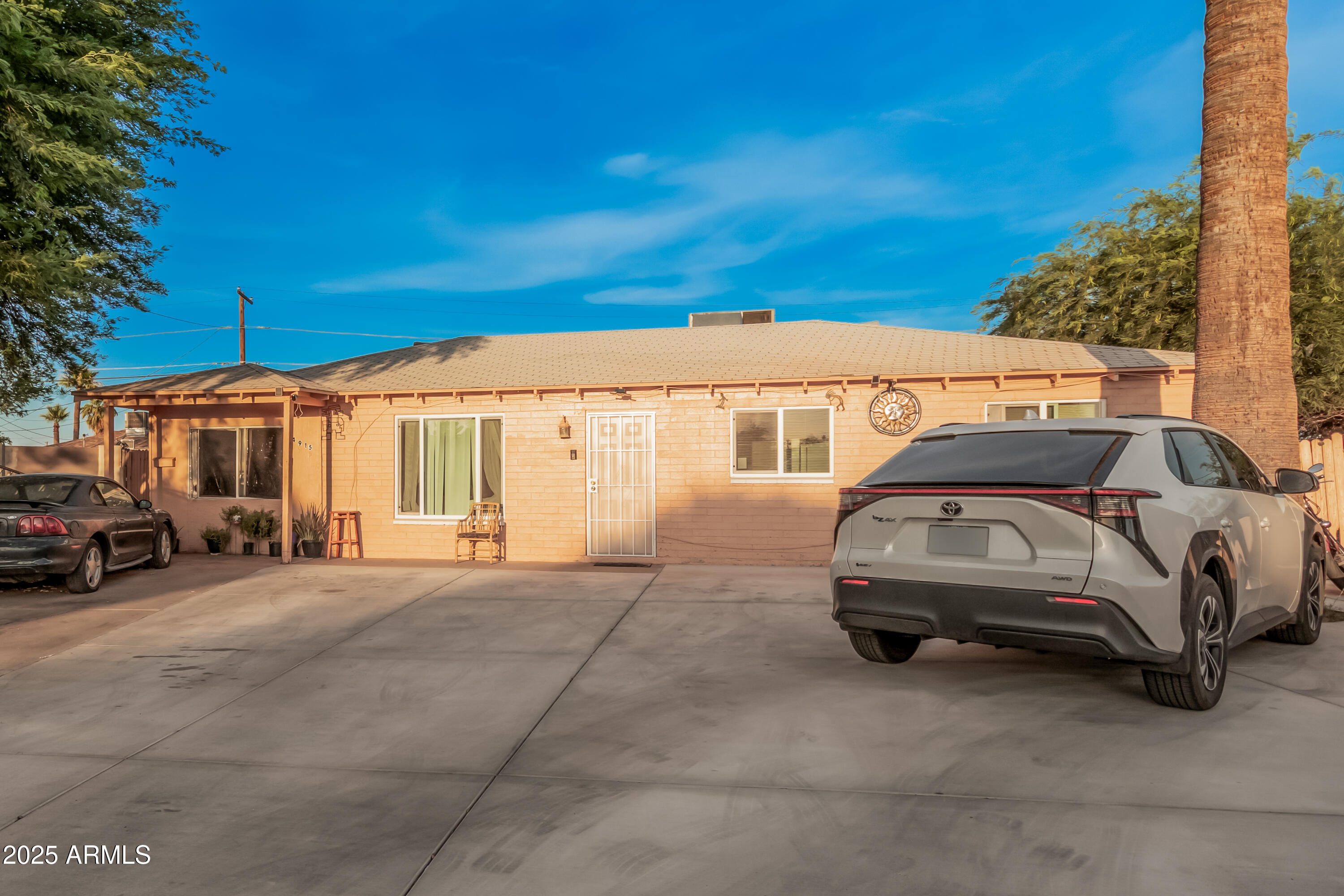 4915 W MONTECITO Avenue