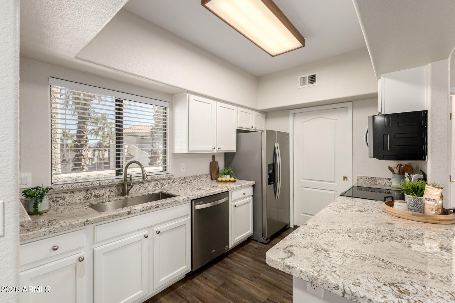 10401 N SAGUARO Boulevard 323