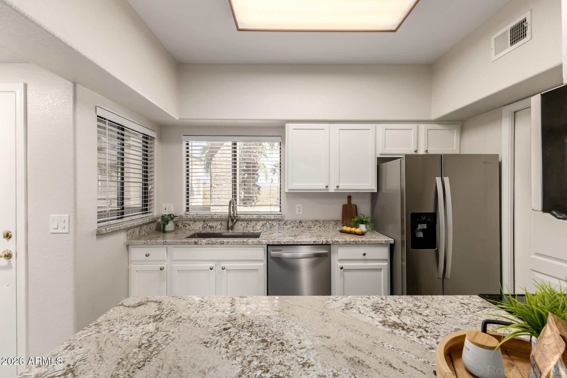 10401 N SAGUARO Boulevard 323