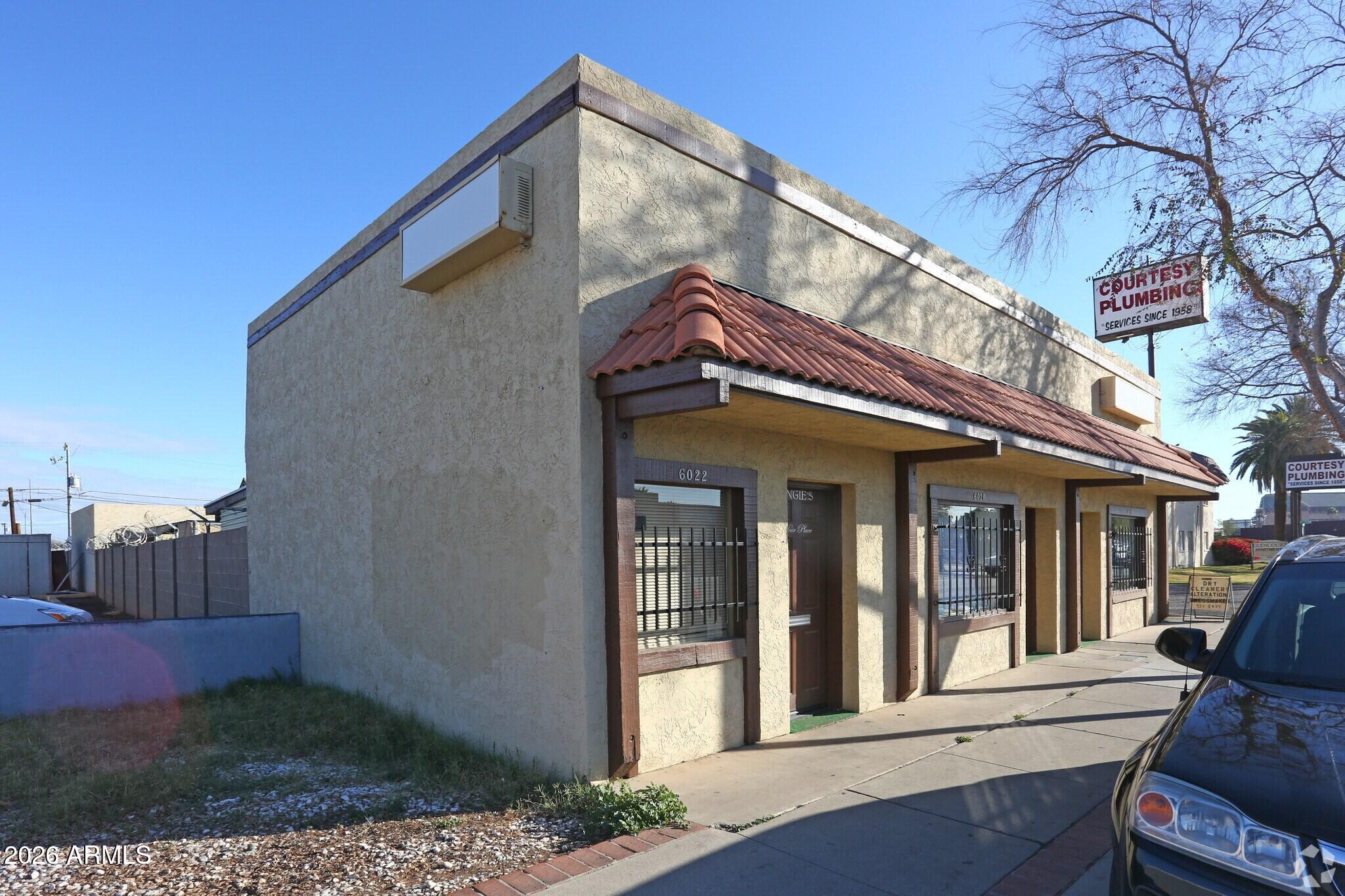 6018 W Glendale Avenue