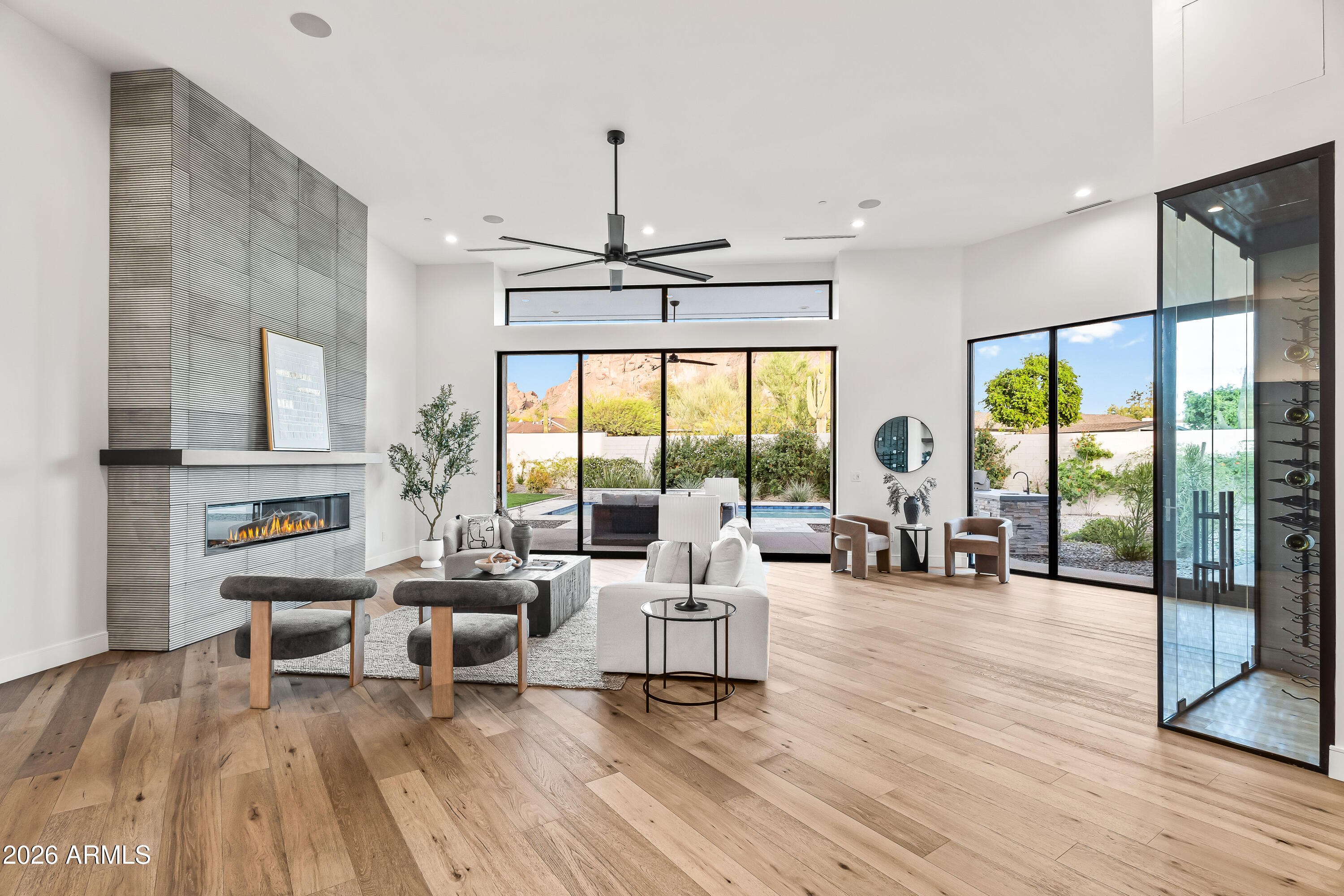 4414 E VERMONT Avenue S