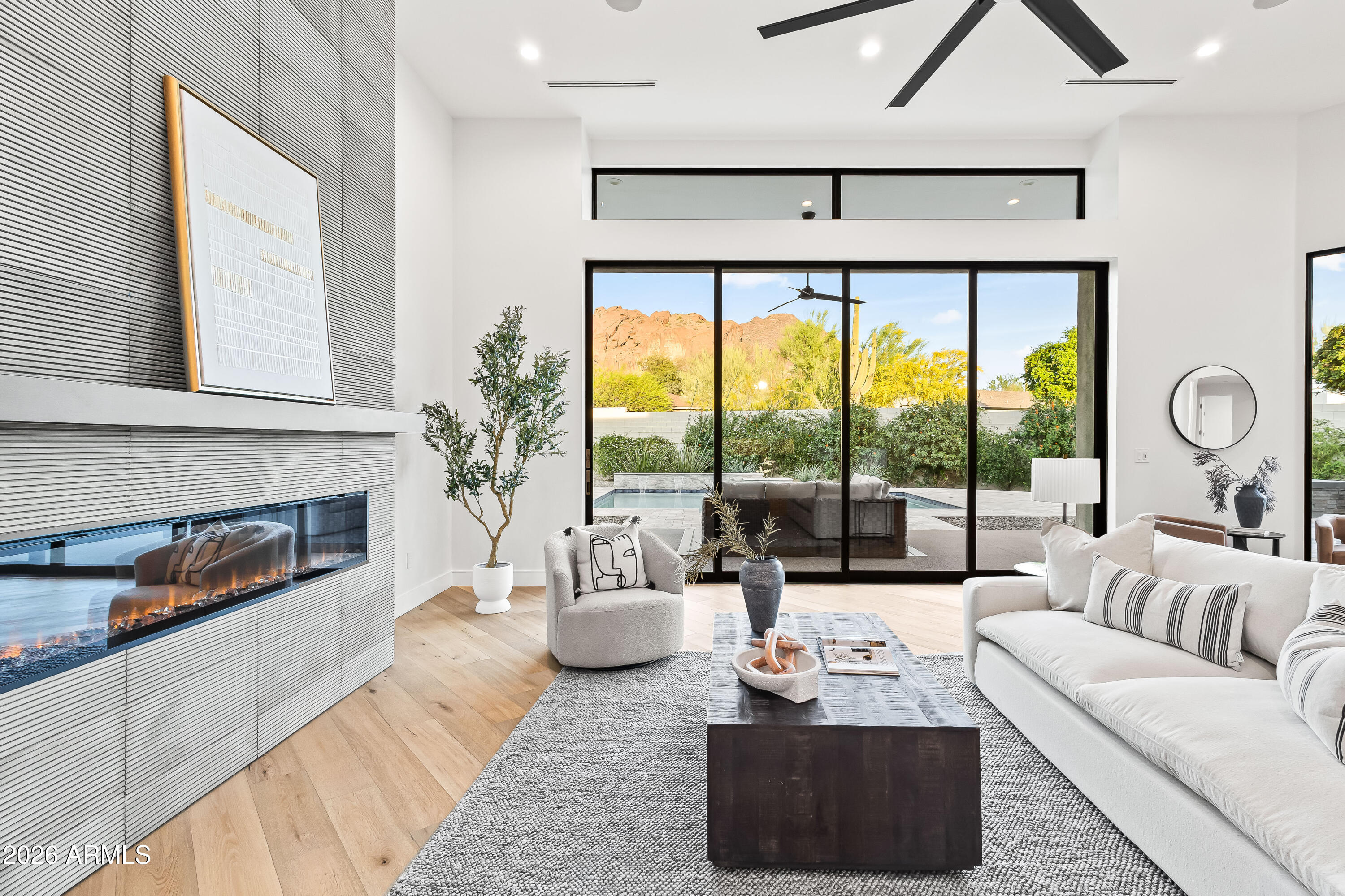 4414 E VERMONT Avenue S