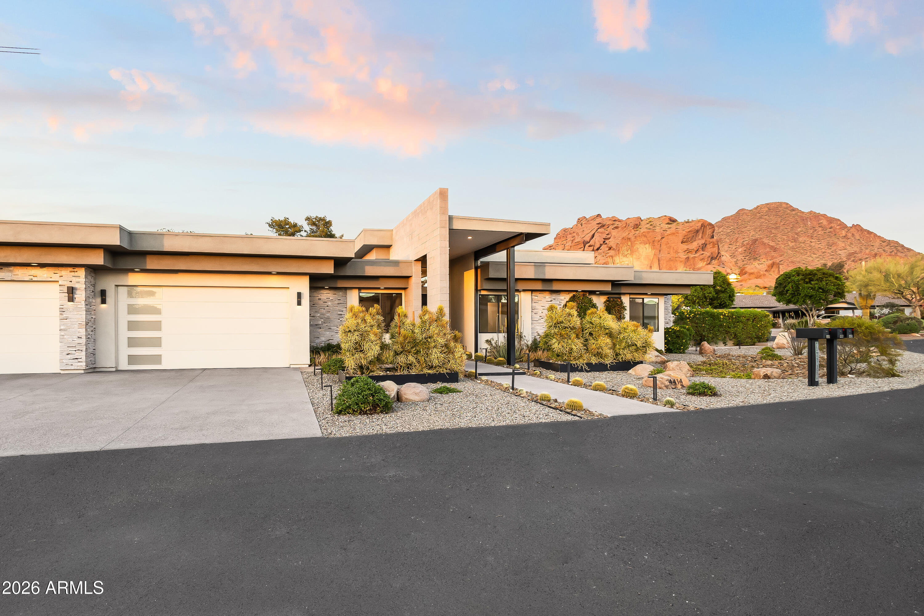 4414 E VERMONT Avenue S